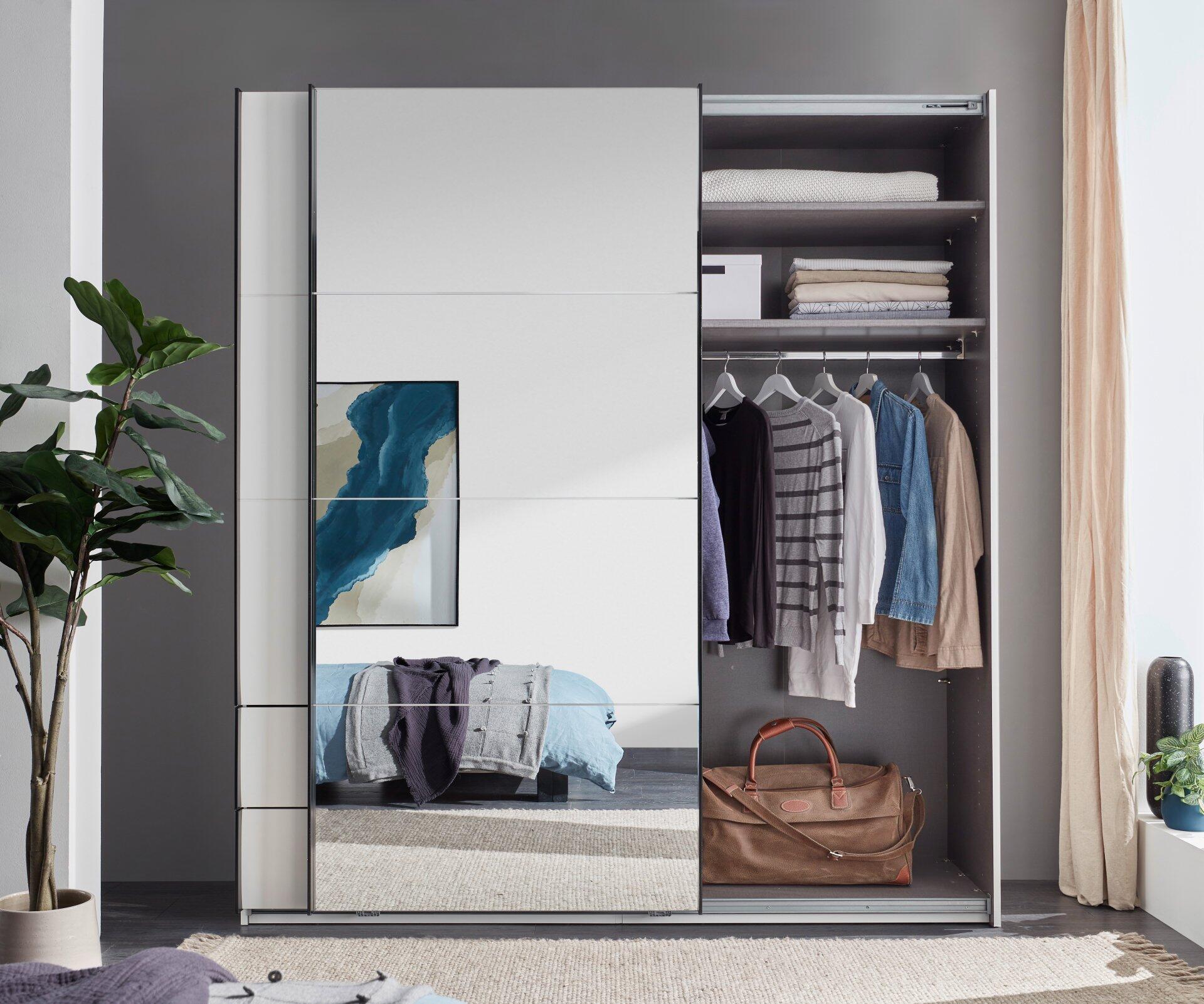 Schwebetürenschrank, Norte