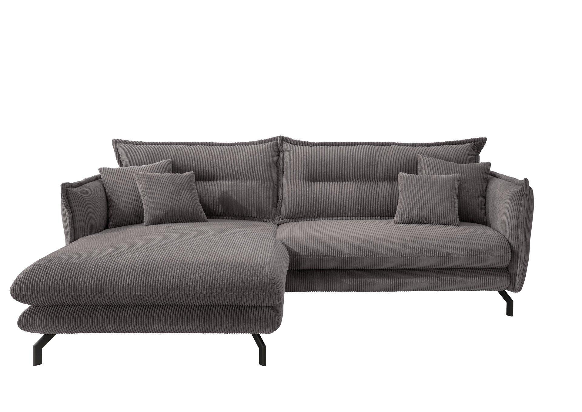 Graues Ecksofa Lava mit Chaiselongue, Winkelfüßen aus Metall in Schwarz und hochgesetzten, leicht abgewinkelten Rückenlehnen.
