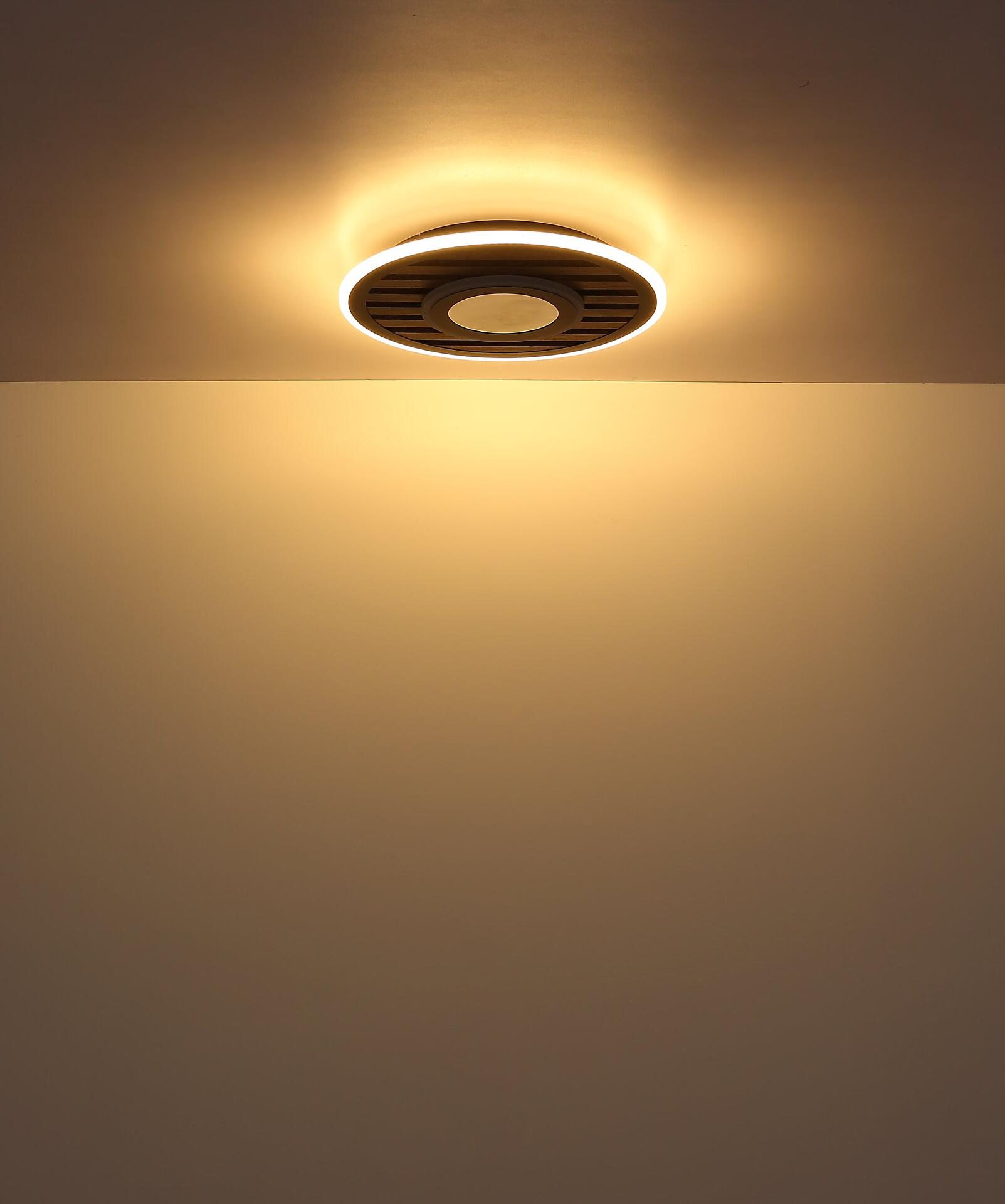 Deckenleuchte 67345D4 mit konzentrischen, helleren und dunkleren Ringen, die ein weiches, gleichmäßiges Licht nach unten abstrahlt und durch ihre Struktur indirektes Licht erzeugt.