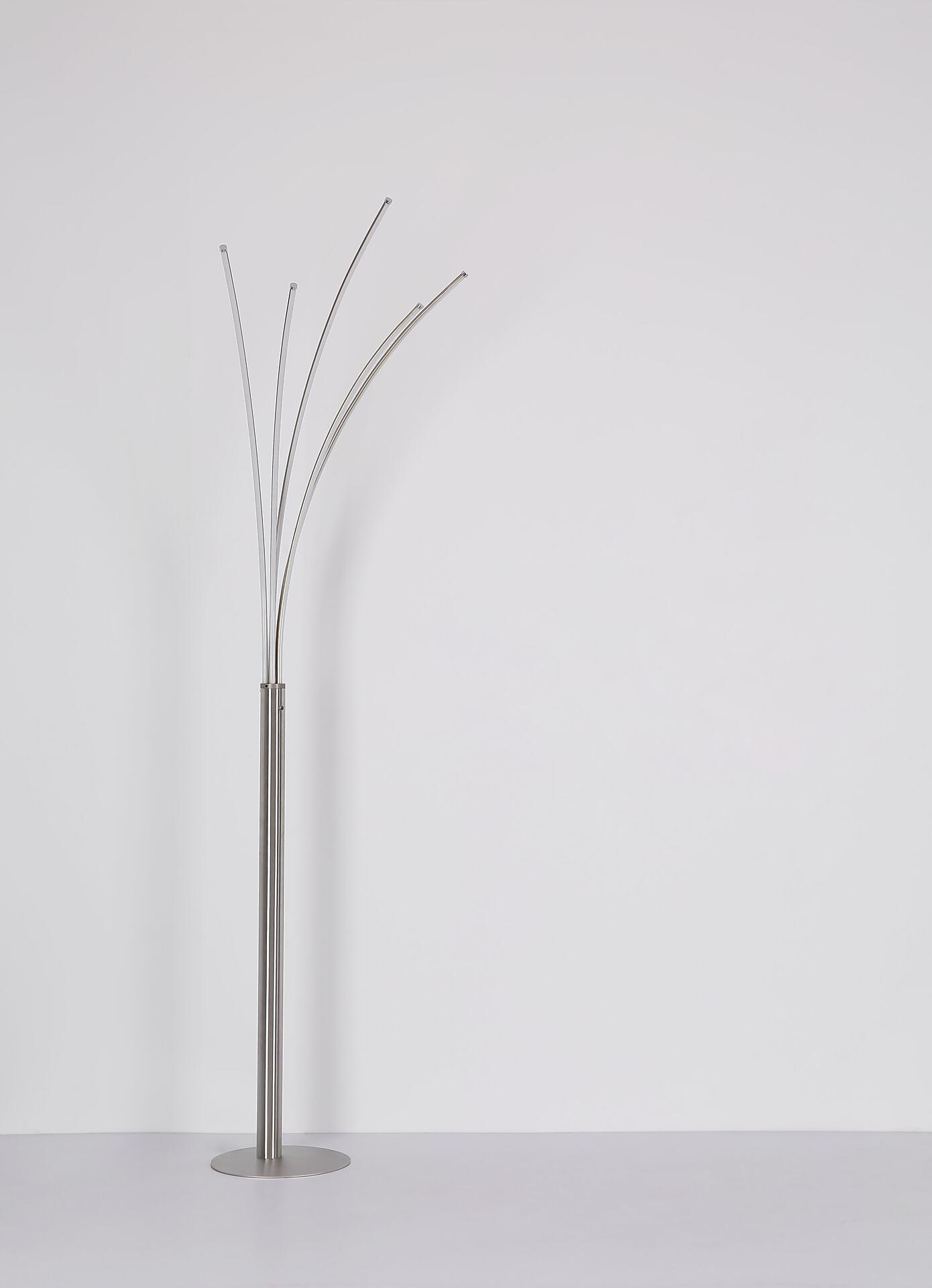 Stehleuchte BIZZY mit silberfarbenem, schlankem Design und Touchdimmer, dargestellt in einer Frontalperspektive.