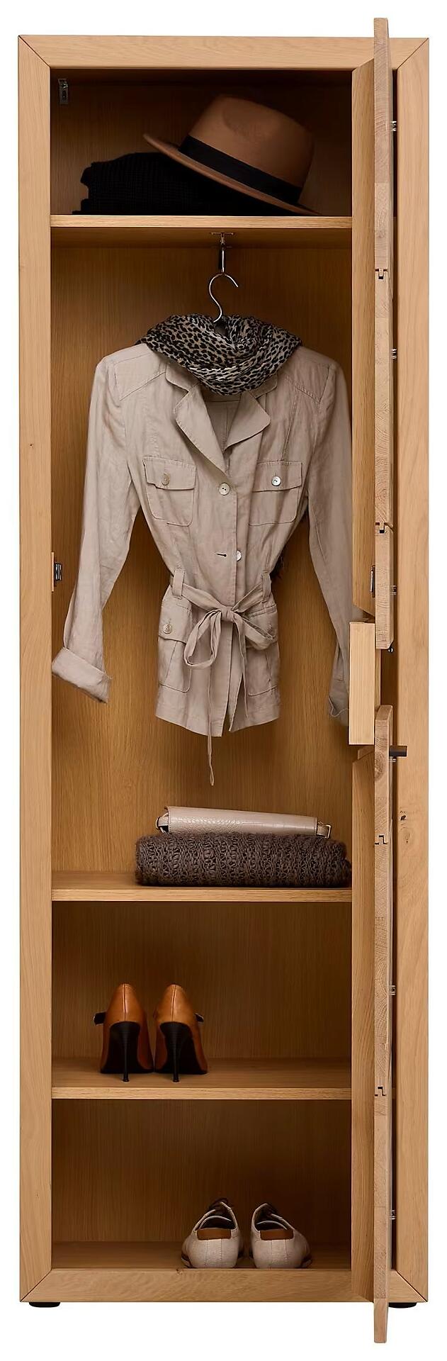 Garderobenschrank, Cleveland