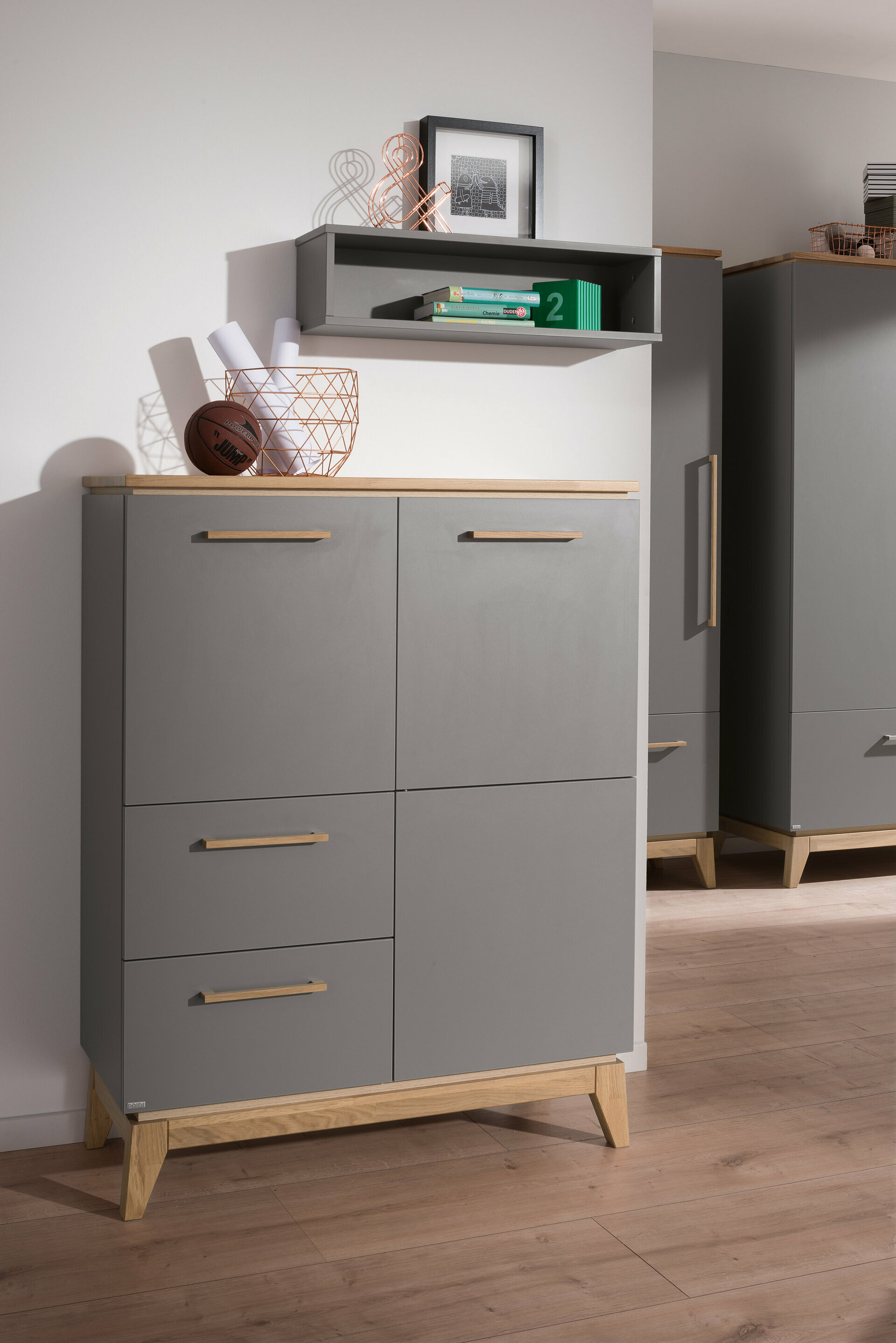 Highboard, Sten