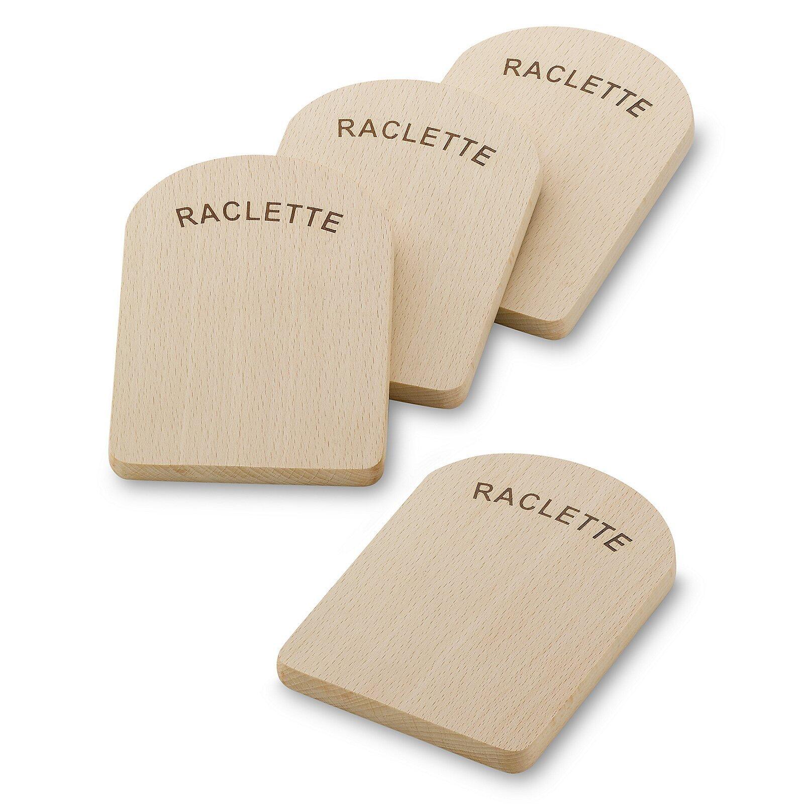 Raclette-Brettchen "Baar" aus hellem Holz mit versenkter "RACLETTE"-Beschriftung, dargestellt in leicht schräger Perspektive.