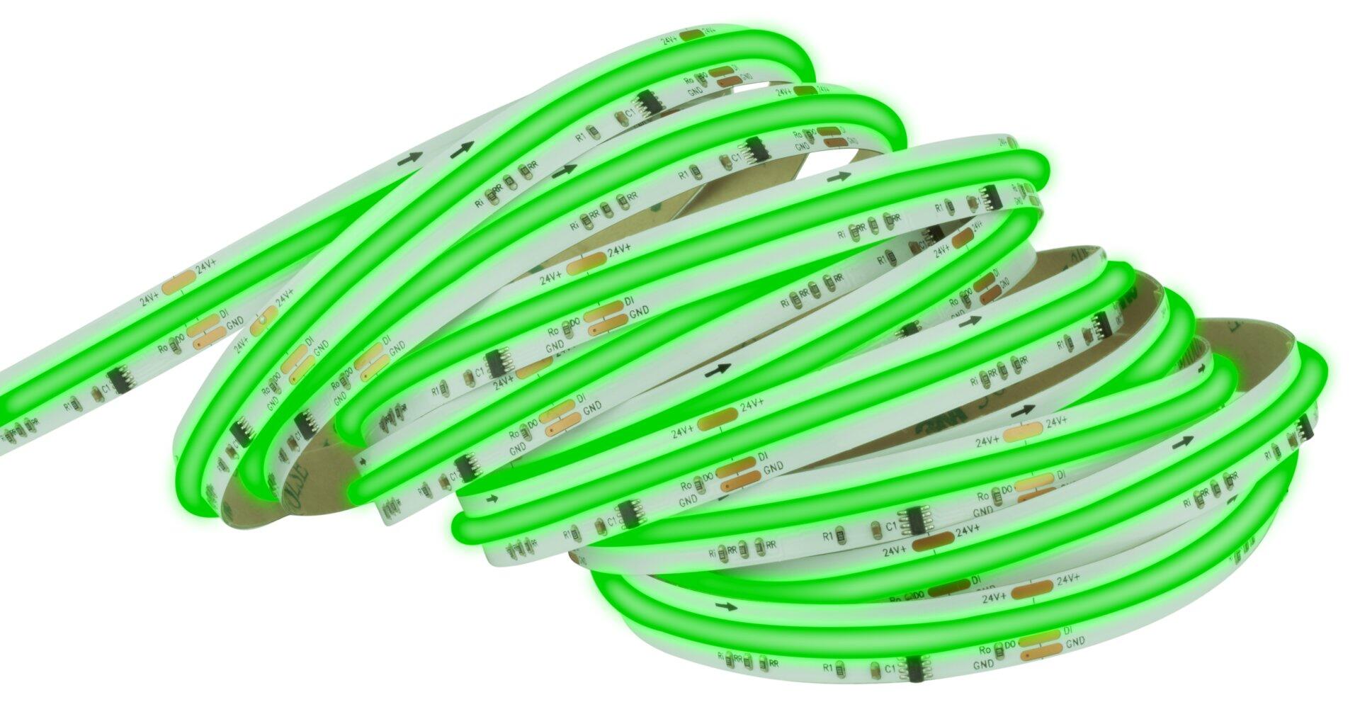 Gerollte BRILO LED Band in Grün, die ihre Flexibilität und die Anordnung der LEDs sowie die Klebefläche für die einfache Montage verdeutlicht.