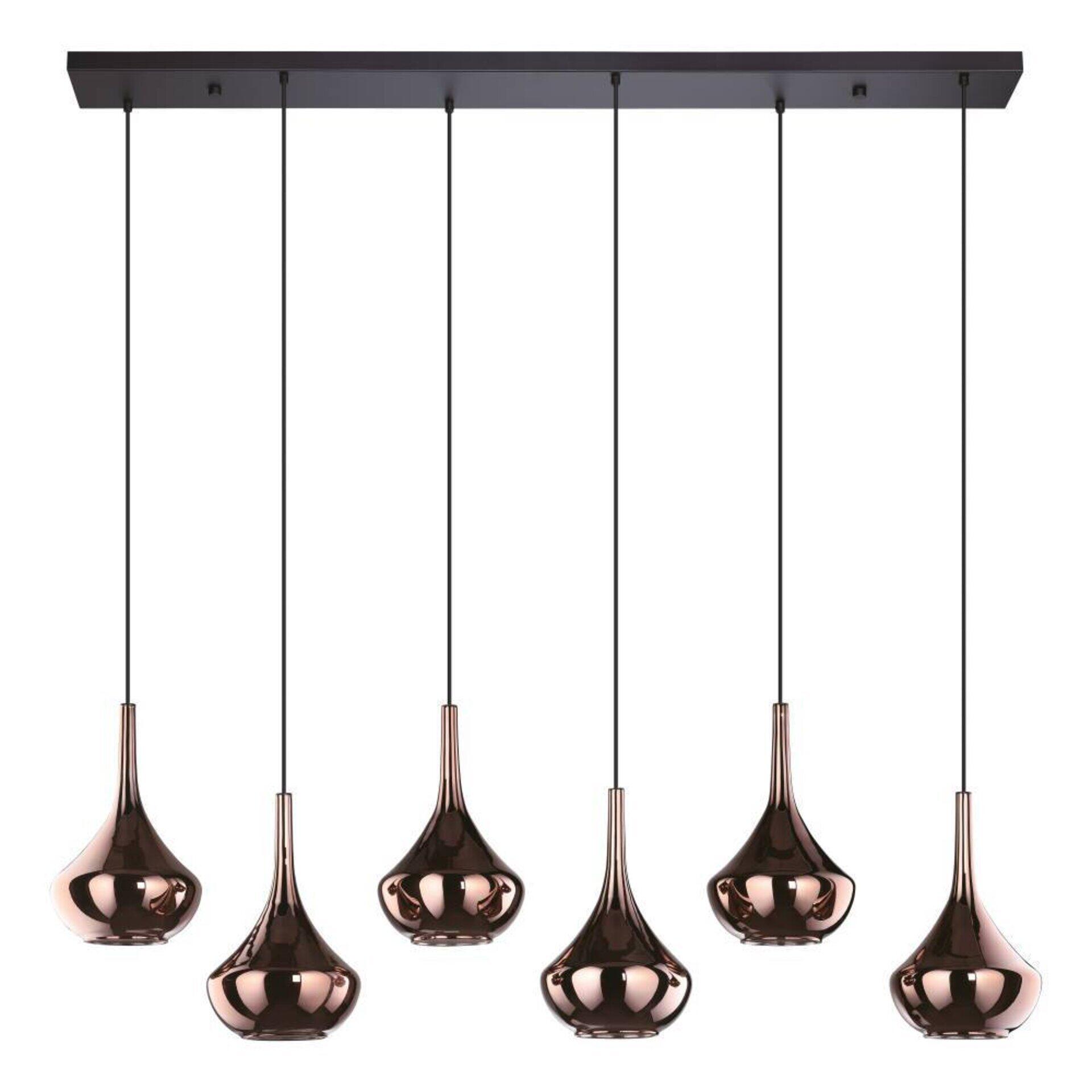 Pendelleuchte Almoster mit sechs tropfenförmigen, rotbraunen Gläsern, die an einer schwarzen Metallstange hängen, detailliert und in Frontalperspektive auf weißem Hintergrund dargestellt.