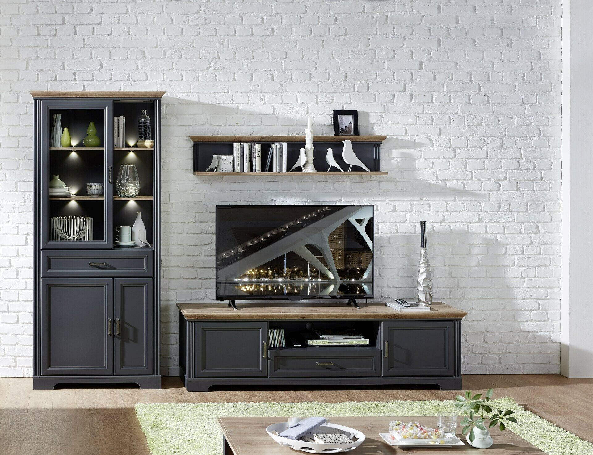 TV-/Wohnlösung, Jasmin