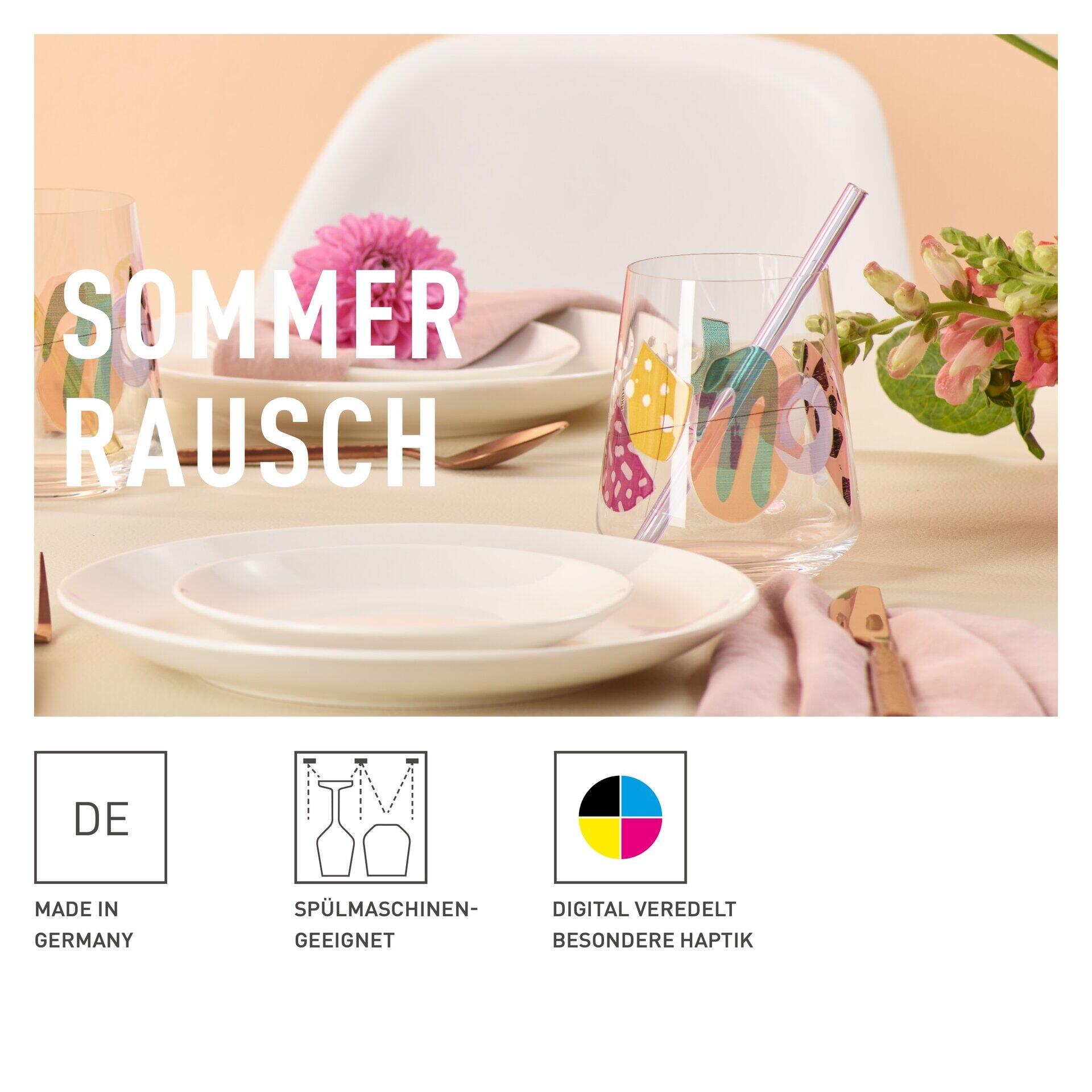 Universalglas-Set mit blau-rotem Farbverlauf, Detailaufnahme des Glases mit Symbolen für "Made in Germany", spülmaschinengeeignete Eigenschaft, digitale Veredelung und besondere Haptik.