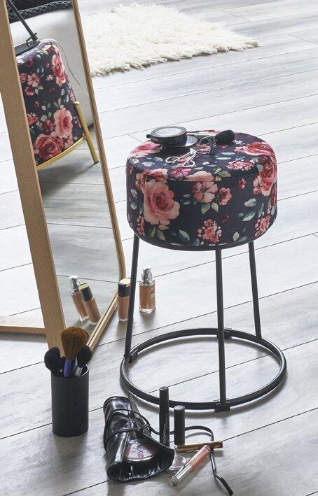 Hocker, 22955