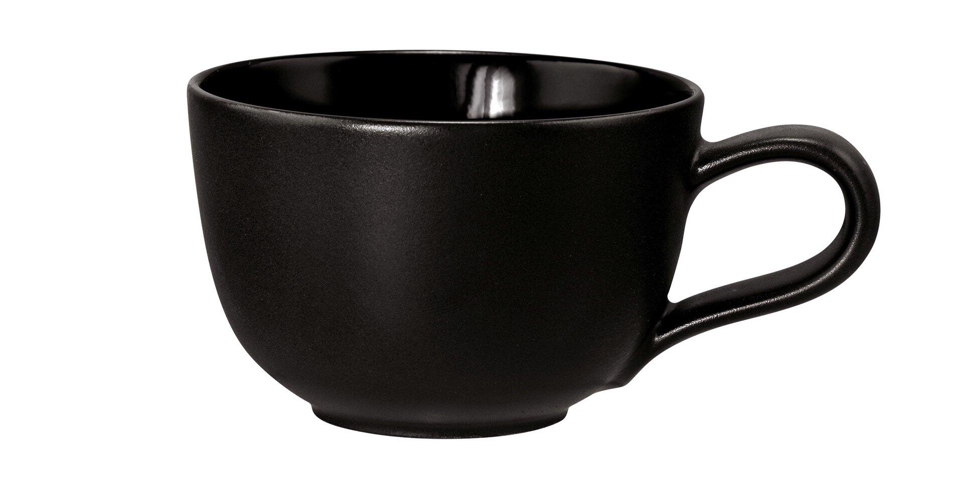 Espressoobertasse Liberty Velvet Black, schwarz, tellerförmig mit leicht konischer Form und integriertem Henkel, im ¾-Ansicht dargestellt.