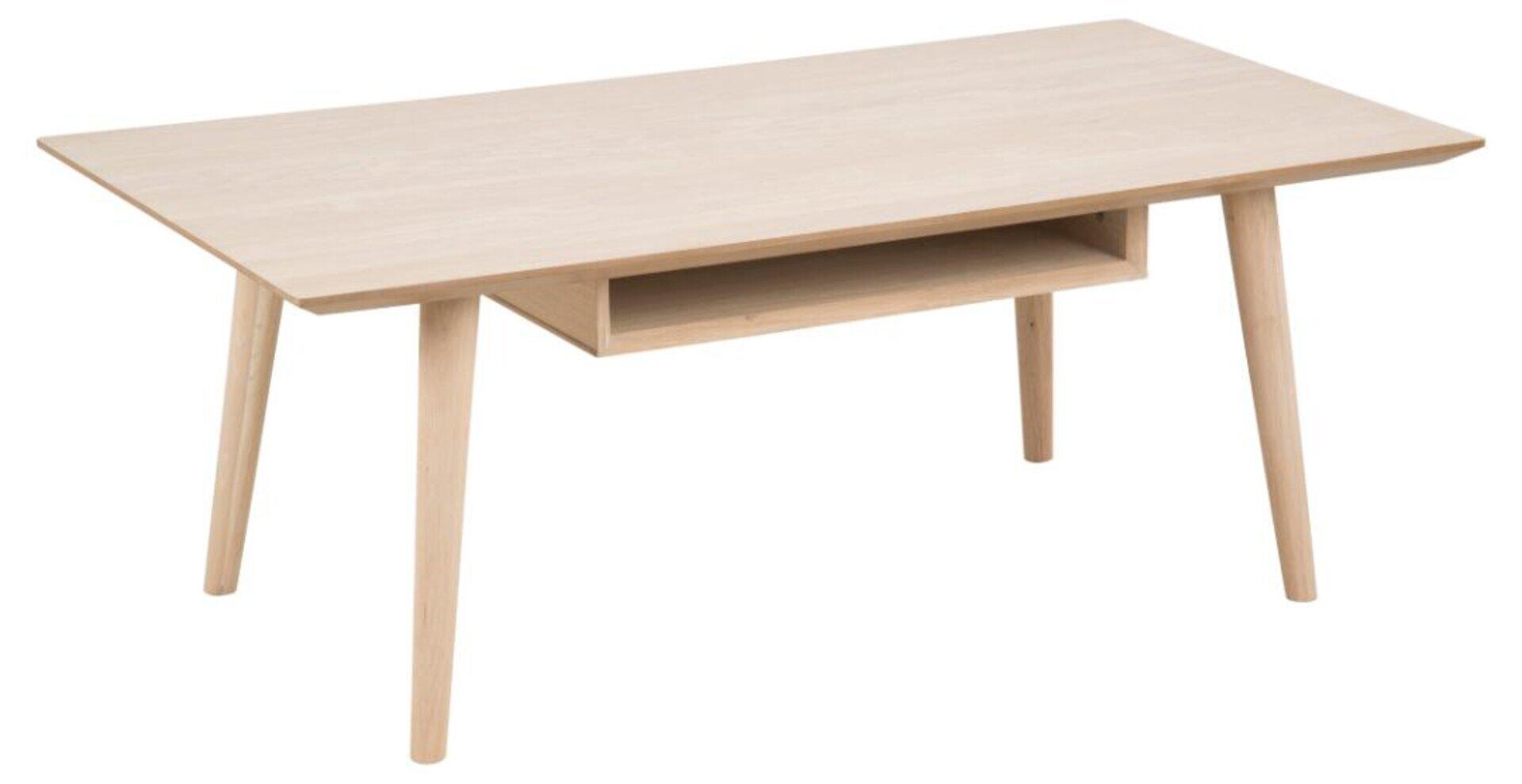 Couchtisch Century mit rechteckiger Tischplatte in heller Holzoptik und offener Ablagefläche, gestützt von vier schlanken, konischen Beinen.