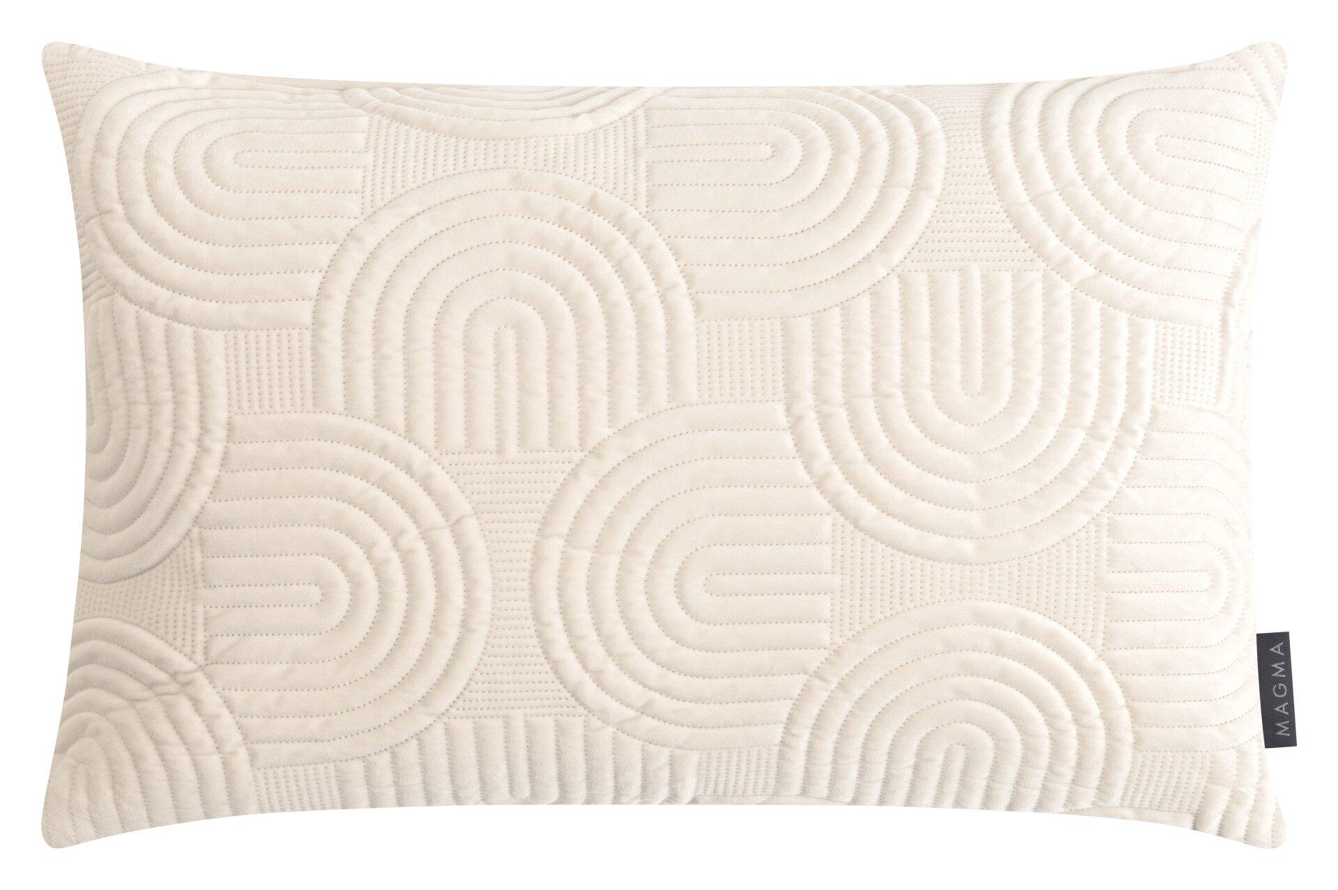 Quadratische Kissenhülle Juno mit grafischem, hellbeige Design und aufgesticktem, konzentrischem Wellenmuster.