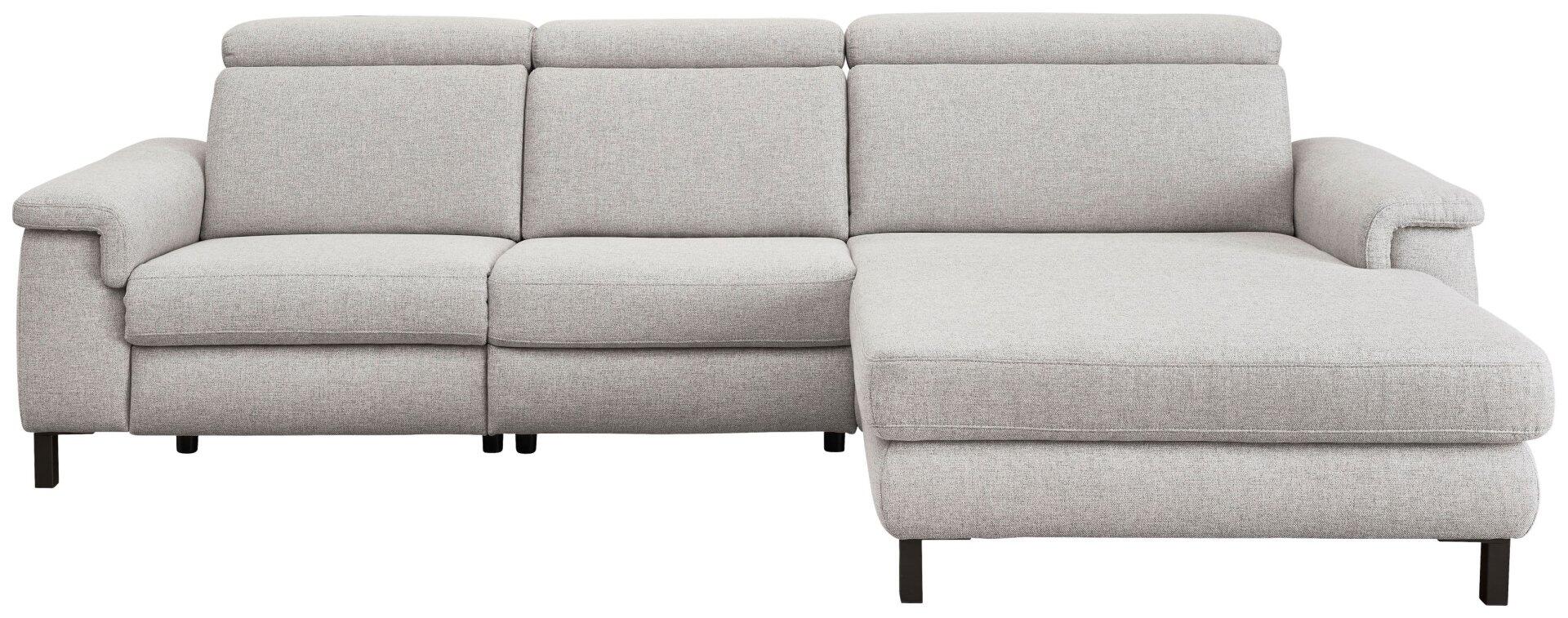 Ecksofa Polstergruppe 835 in Frontalperspektive mit abgetrennter Chaiselongue, segmentierten, verstellbaren Rückenlehnen und chromglänzenden Metallfüßen.