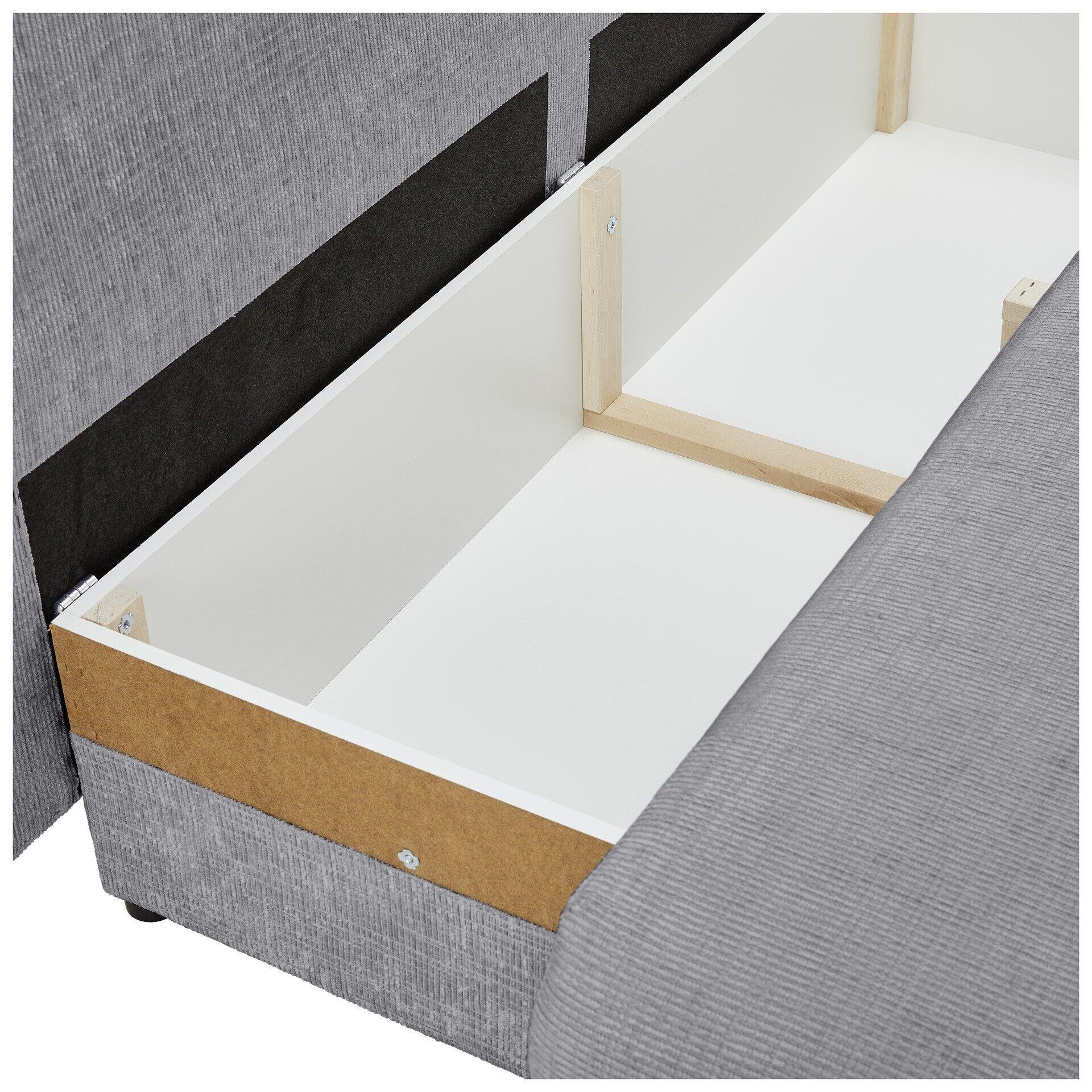 Virgo Lux Schlafsofa: Blick auf den großzügigen Stauraum unter dem Bett mit hellem Holzvertäfelung und offener Bettseite.