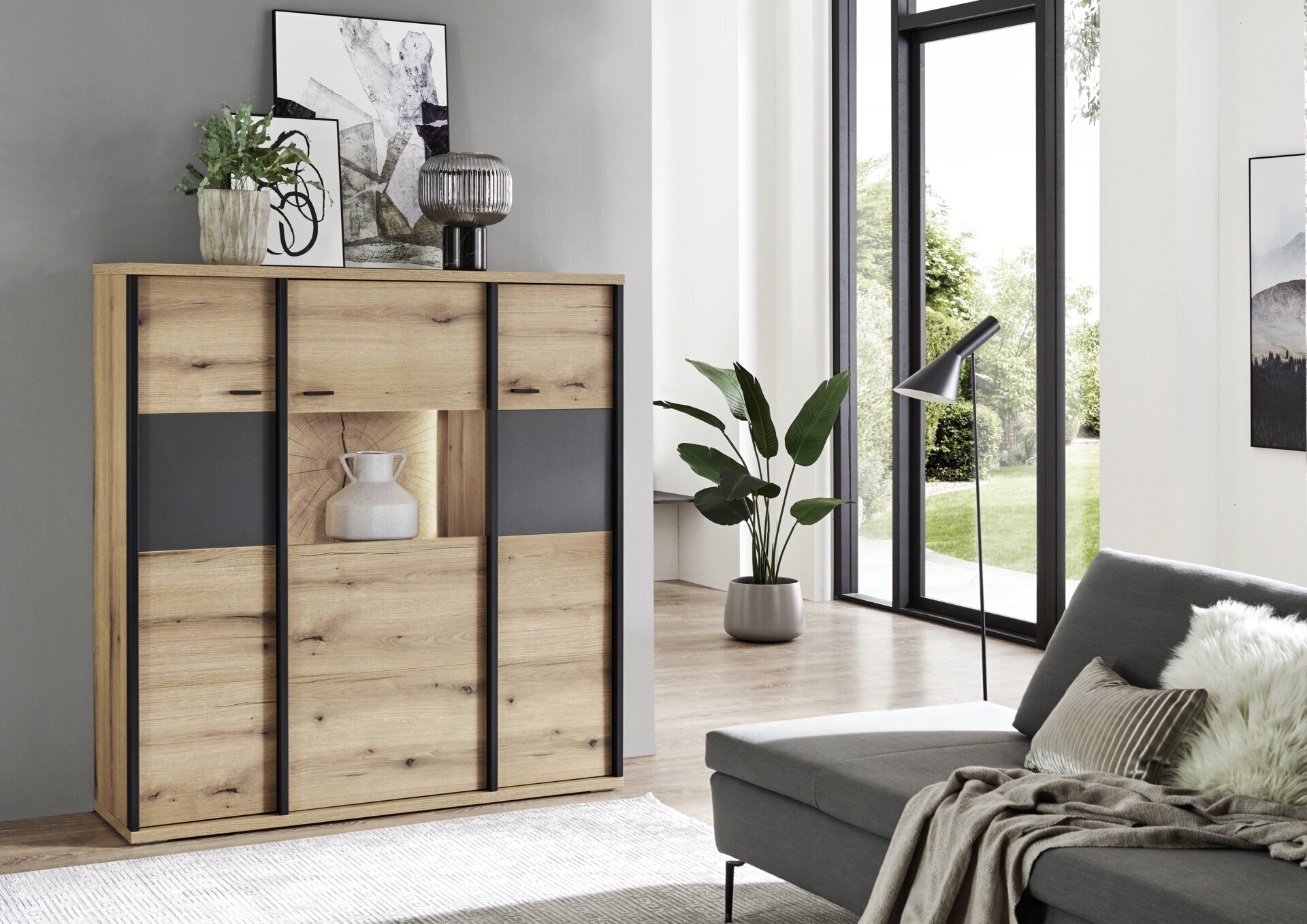 Highboard, Melo