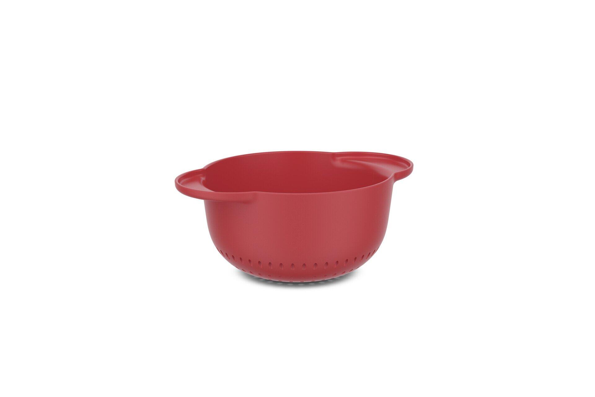 Chef it Accessoires: Rotes Sieb mit Griffen und Löchern zur Flüssigkeitsabgießung.