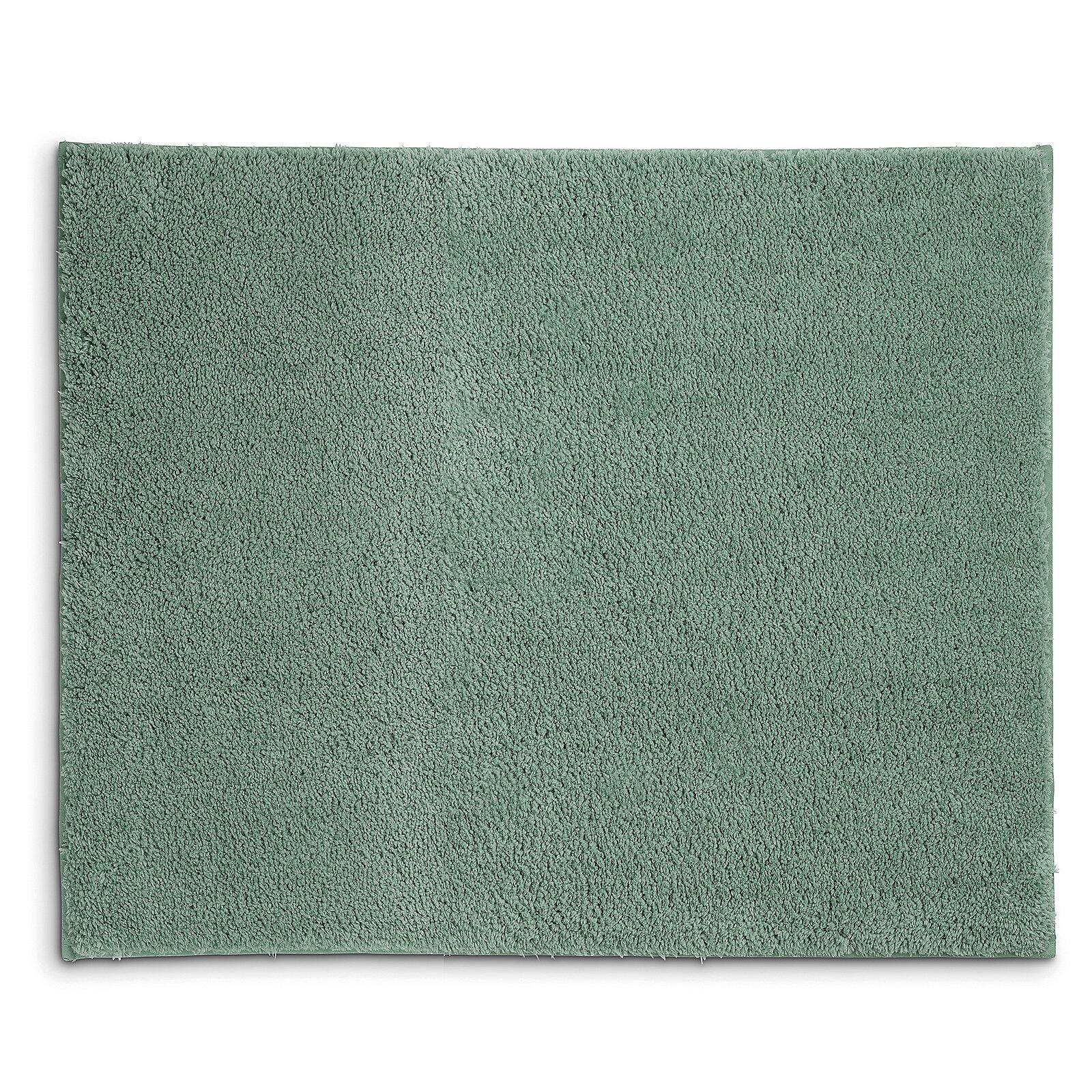Badematte Maja: Rechteckige, flauschige Teppich mit hellem Grün, aus der Vogelperspektive zur Darstellung der Textur.