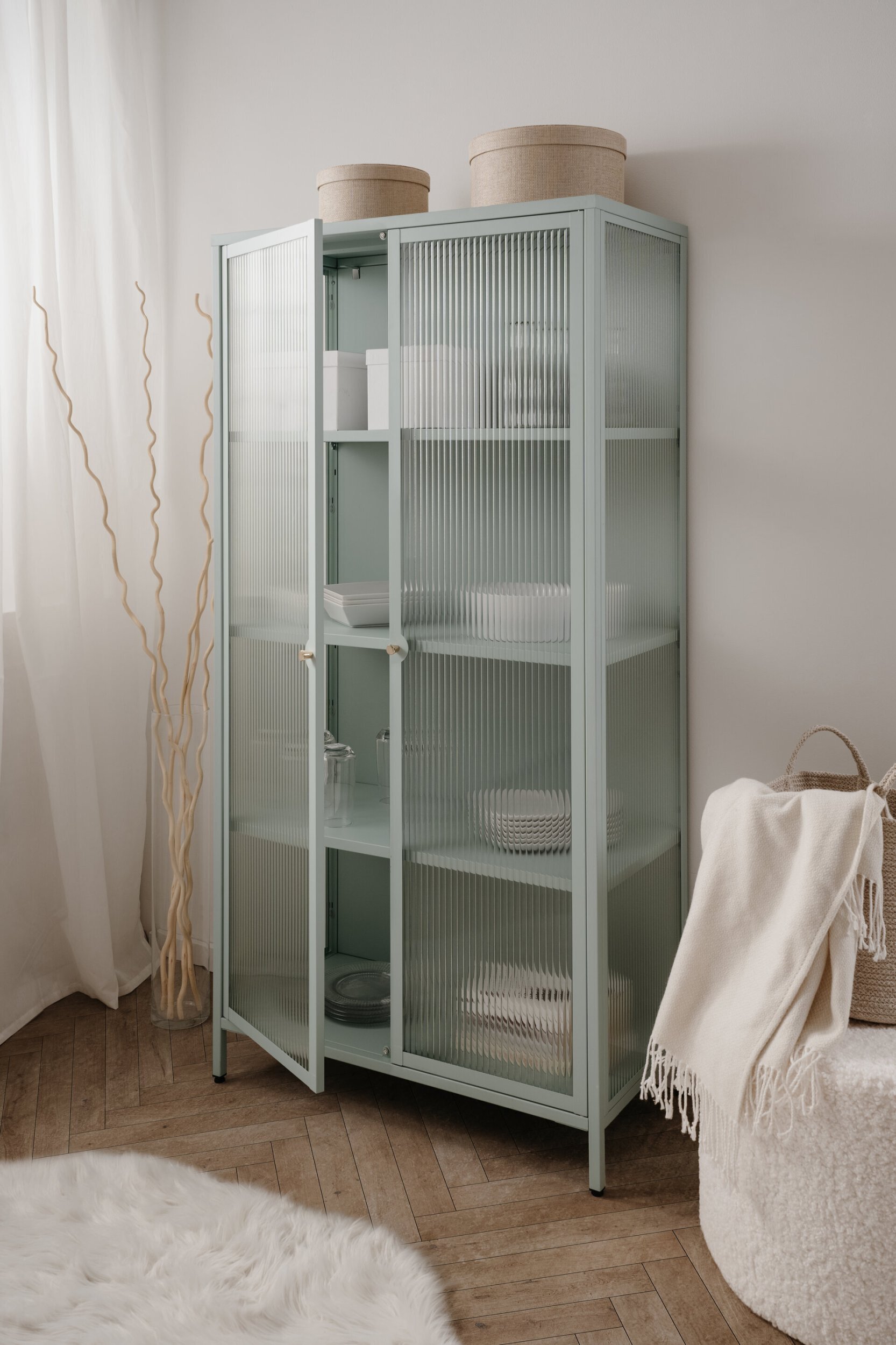 Vitrine, Milton 52A