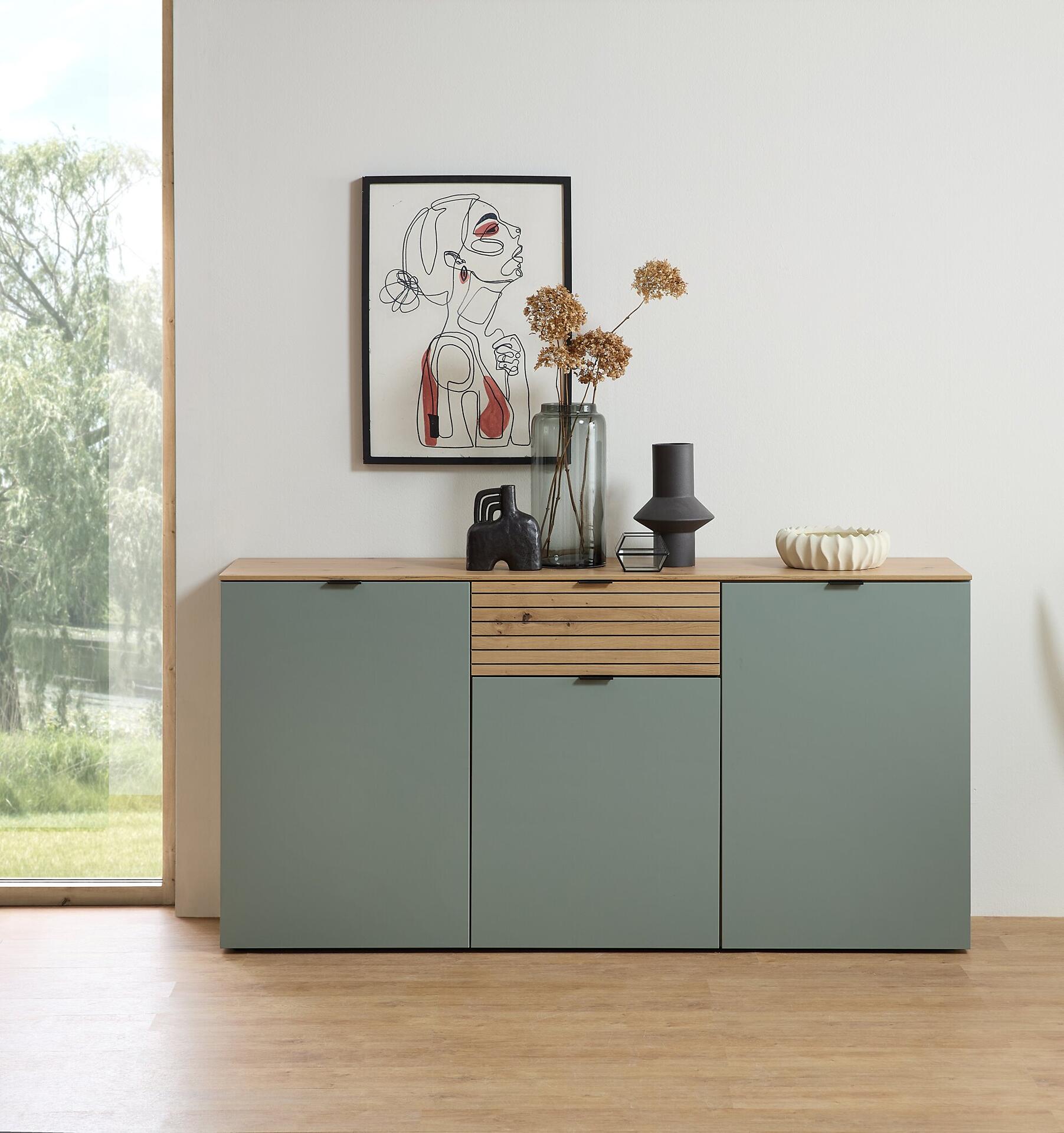 Sideboard, Ina