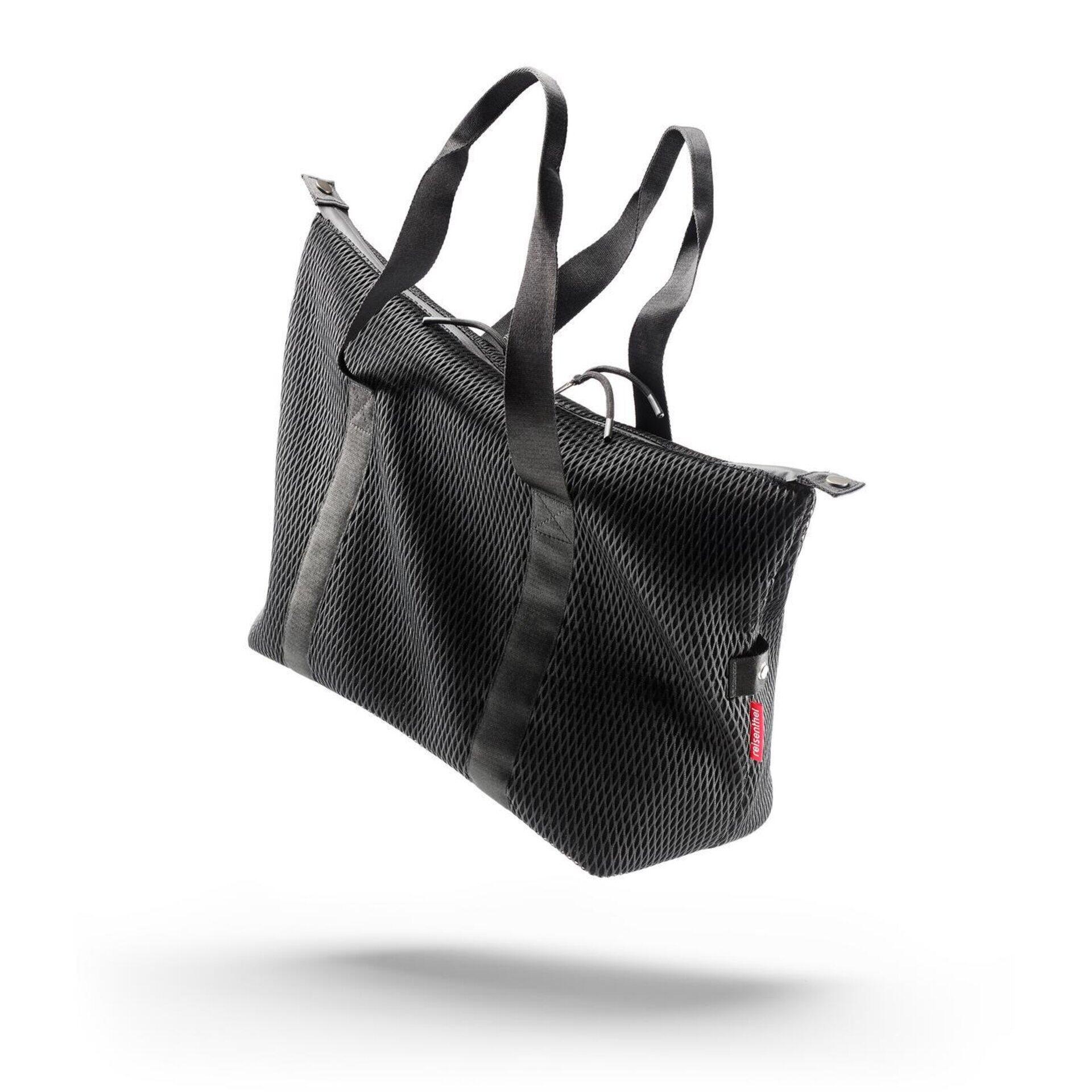 Extralite Weekender Weekender Tasche in schwarzem, strukturiertem Material mit grauem Henkel und rotem Designstreifen.