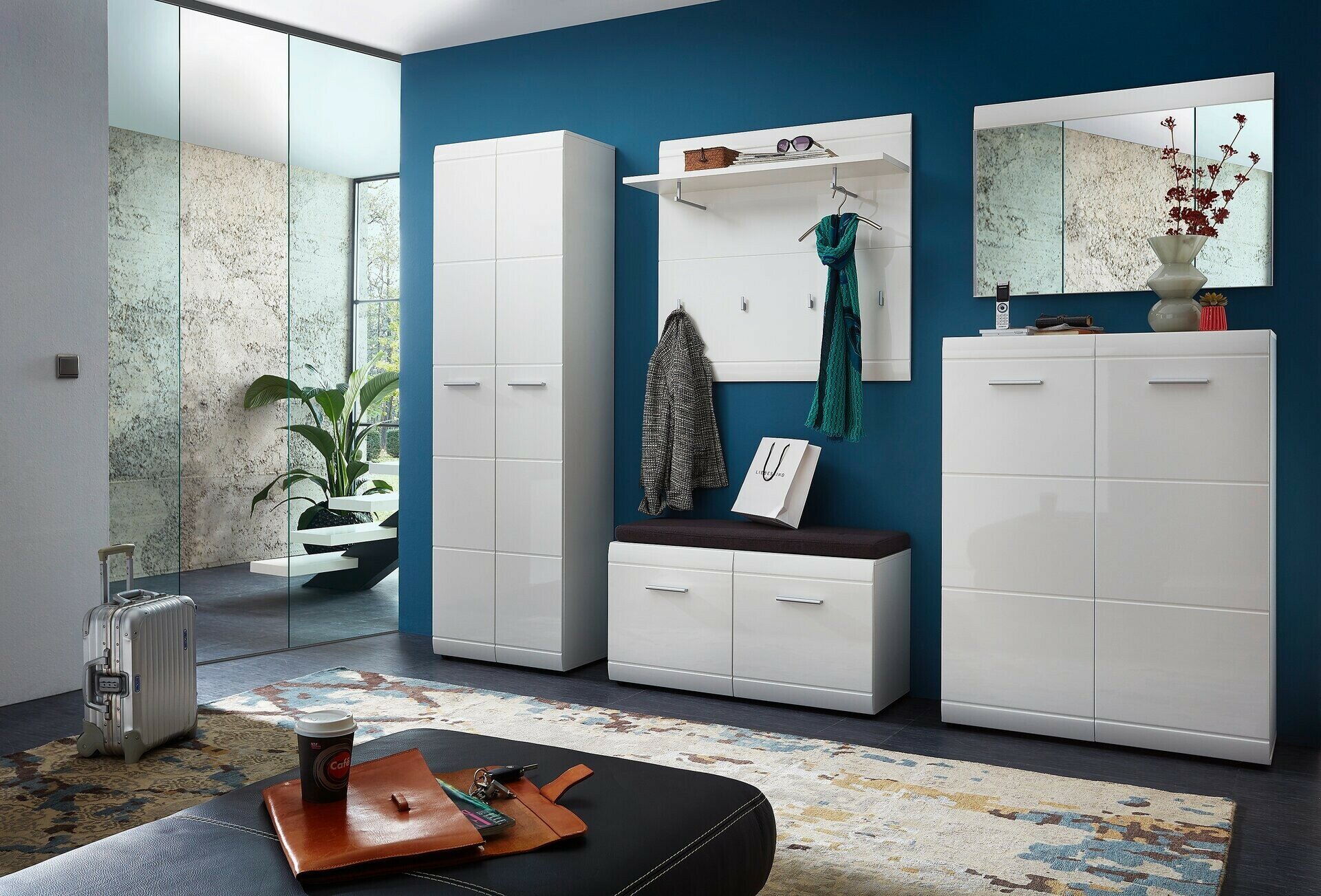 Garderobenschrank, Adana