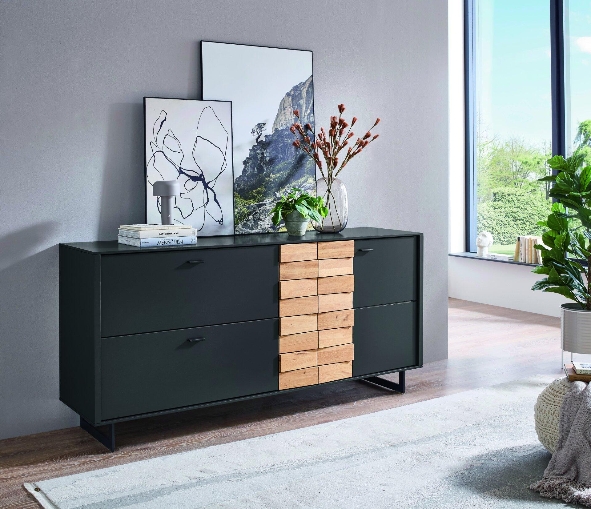 Sideboard, Split
