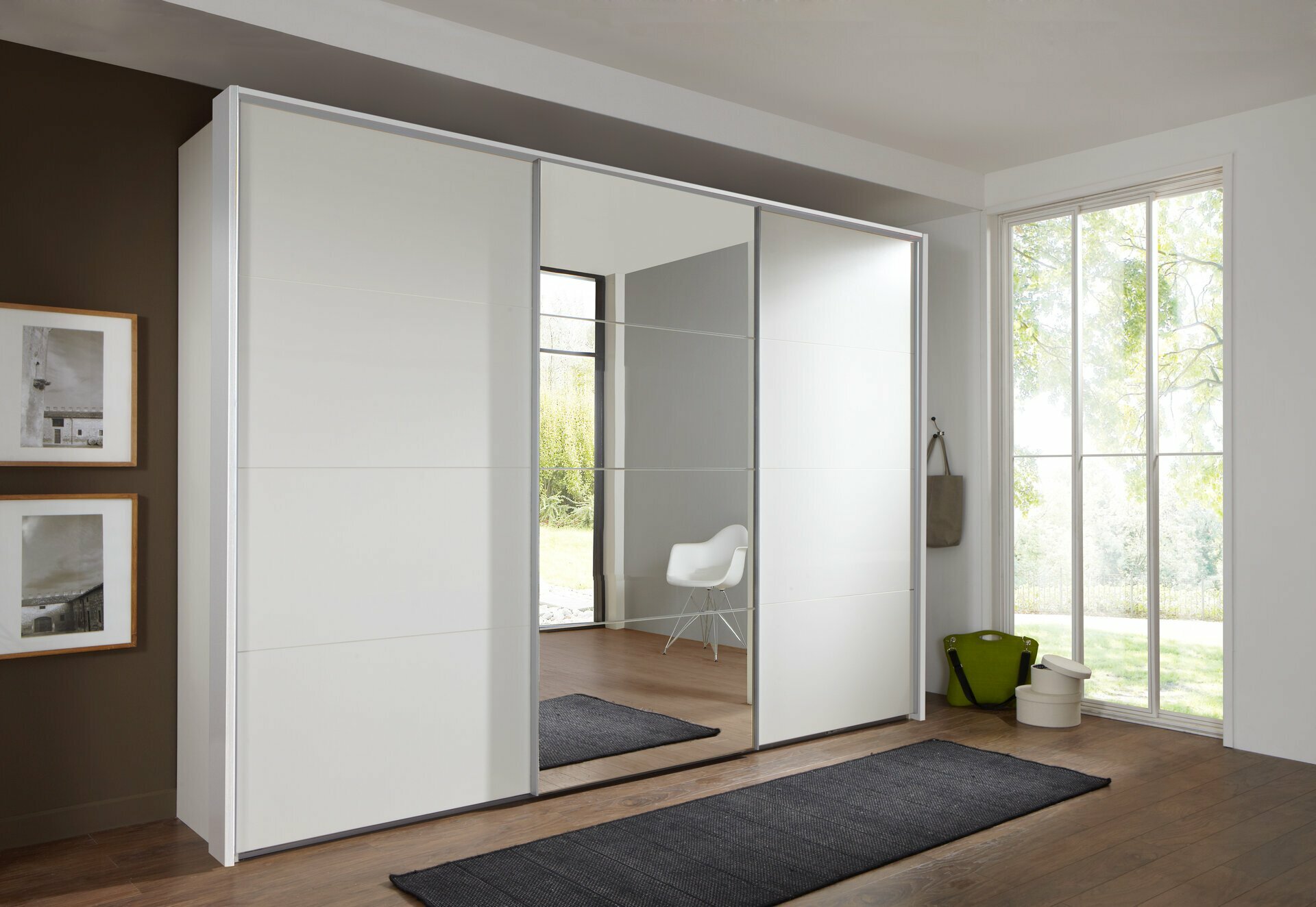 Schwebetürenschrank, Ernie