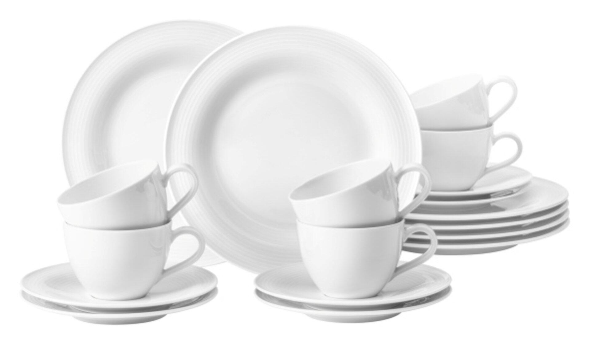 Kaffeeservice Beat: Teller- und Tassen-Set in Weiß, aus der Vogelperspektive mit drei Tassen und Untertassen im Vordergrund und einem strukturierten Teller im Hintergrund.