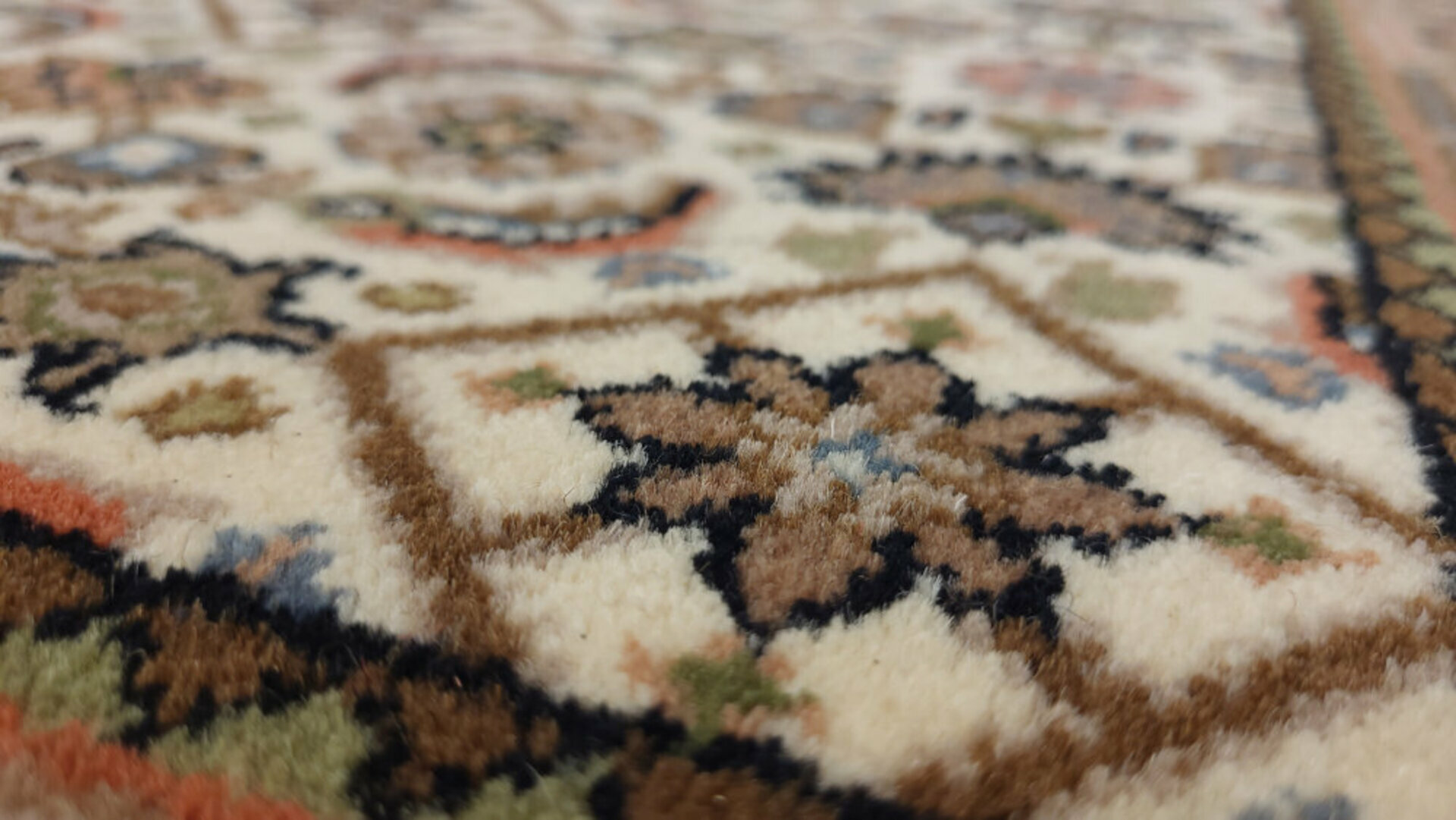 Handknüpfteppich, Benaras Herati