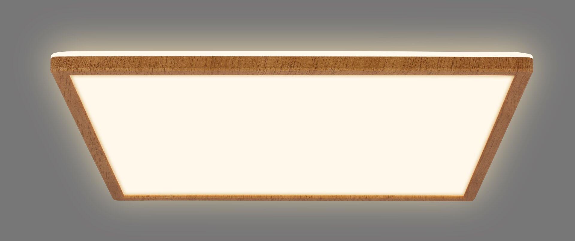 Panel Tava Wood Deckenleuchte mit Holzrahmen und hellem LED-Licht.