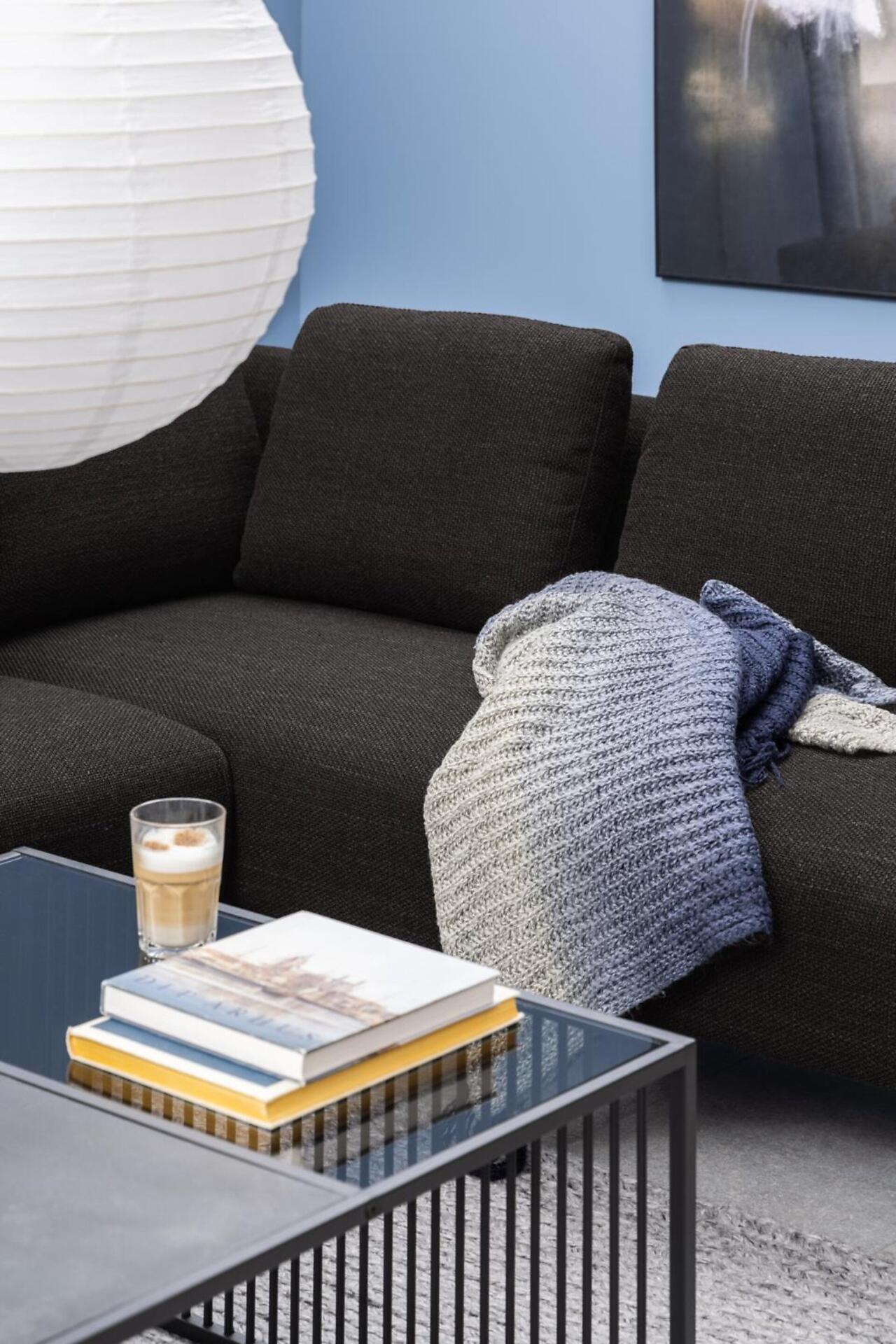 Couchtisch, Strington