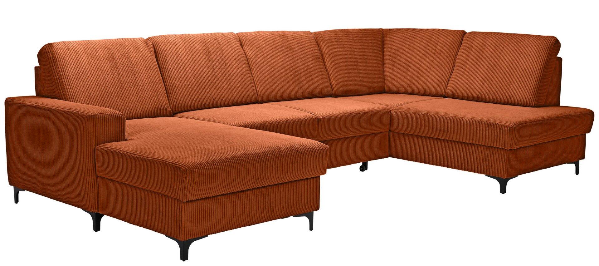 Orangefarbene Wohnlandschaft Balina mit Winkelfüßen und hochgelegter Perspektive, die die moderne Form und Struktur der Eckcouch betont.