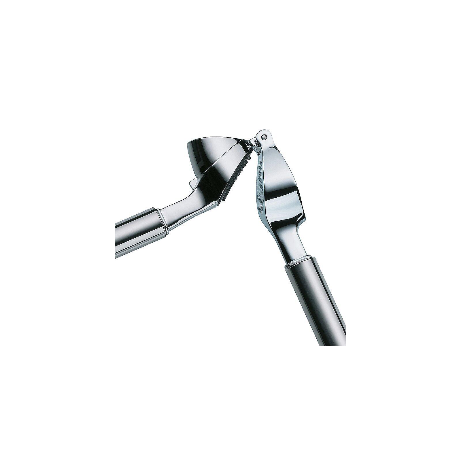 Knoblauchpresse Rondo aus Edelstahl mit elegant geschwungener Form und gut sichtbarem Mechanismus zum Zusammendrücken von Knoblauchzehen.