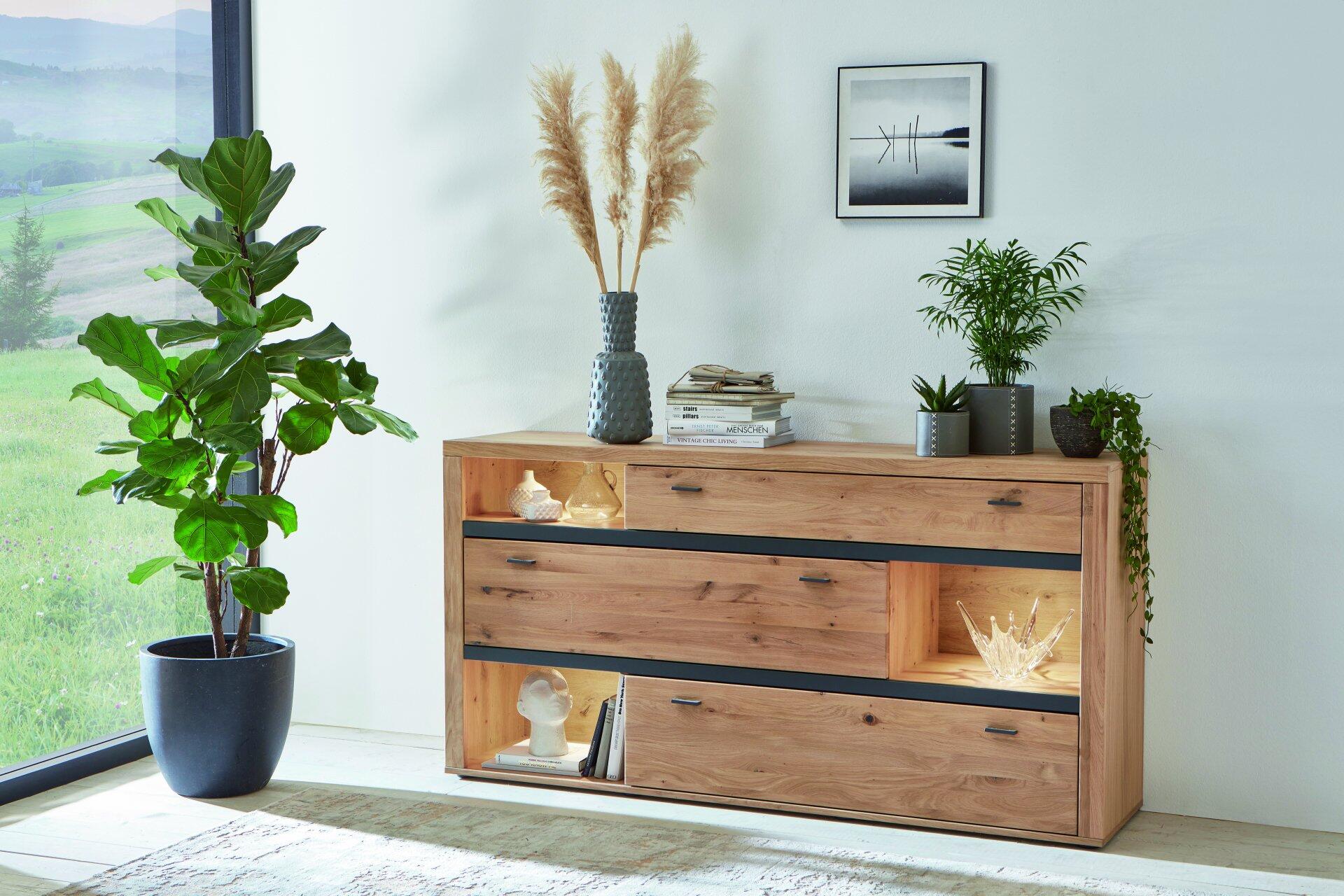 Sideboard, Varas