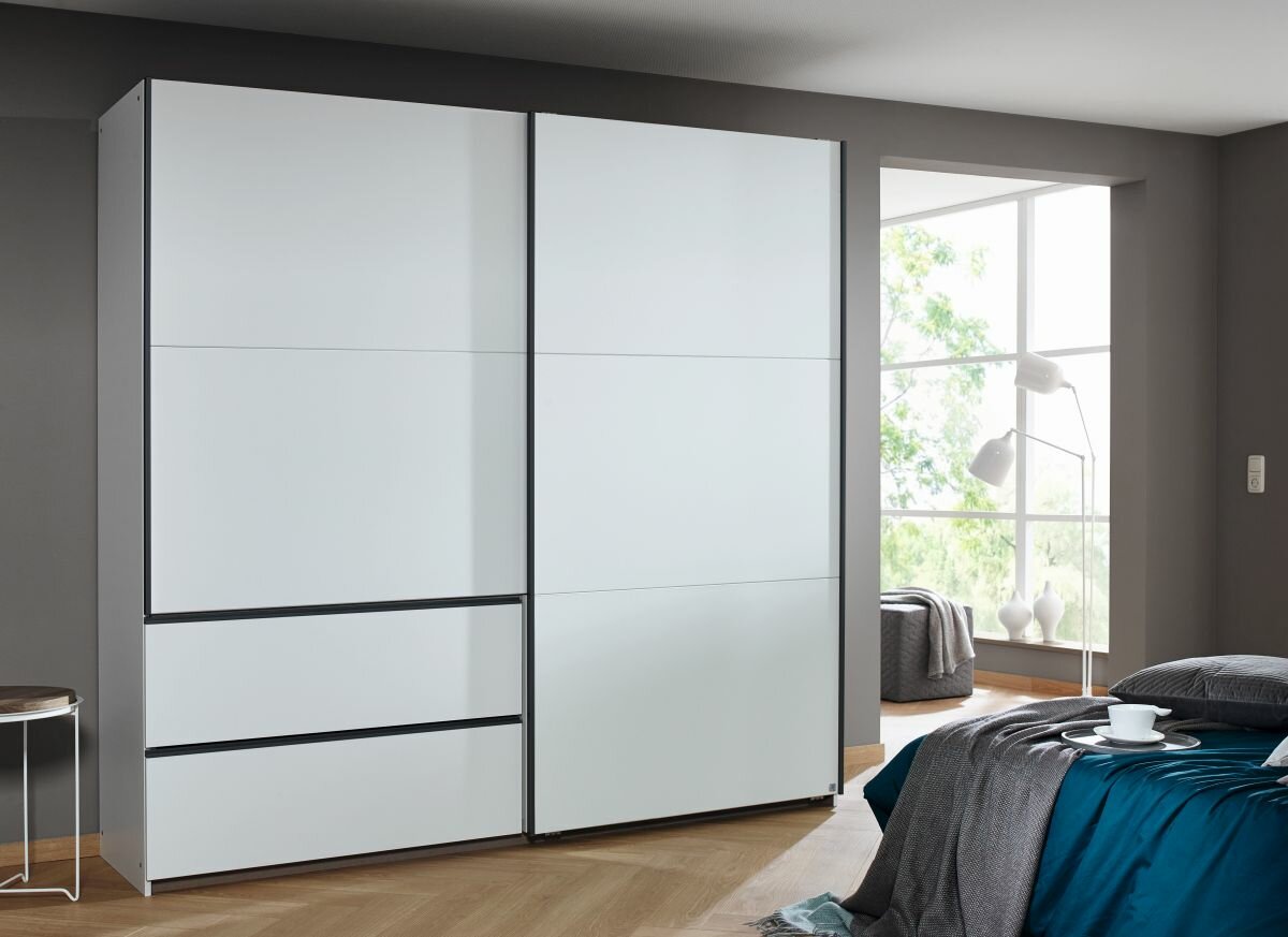 Schwebetürenschrank, Sevilla