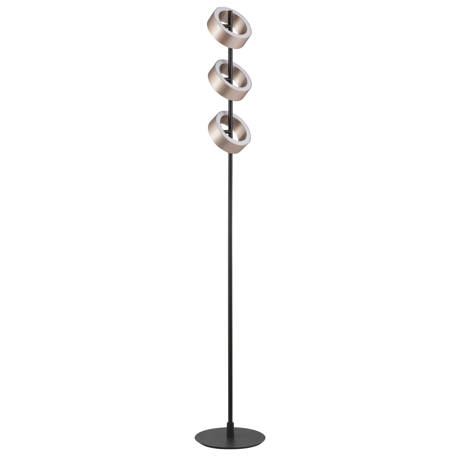 Standleuchte Axion mit vier schwenkbaren, goldfarbenen Leuchtkörpern, die in einer Frontalperspektive vor weißem Hintergrund das elegante Design und die dimmbare Funktion hervorheben.