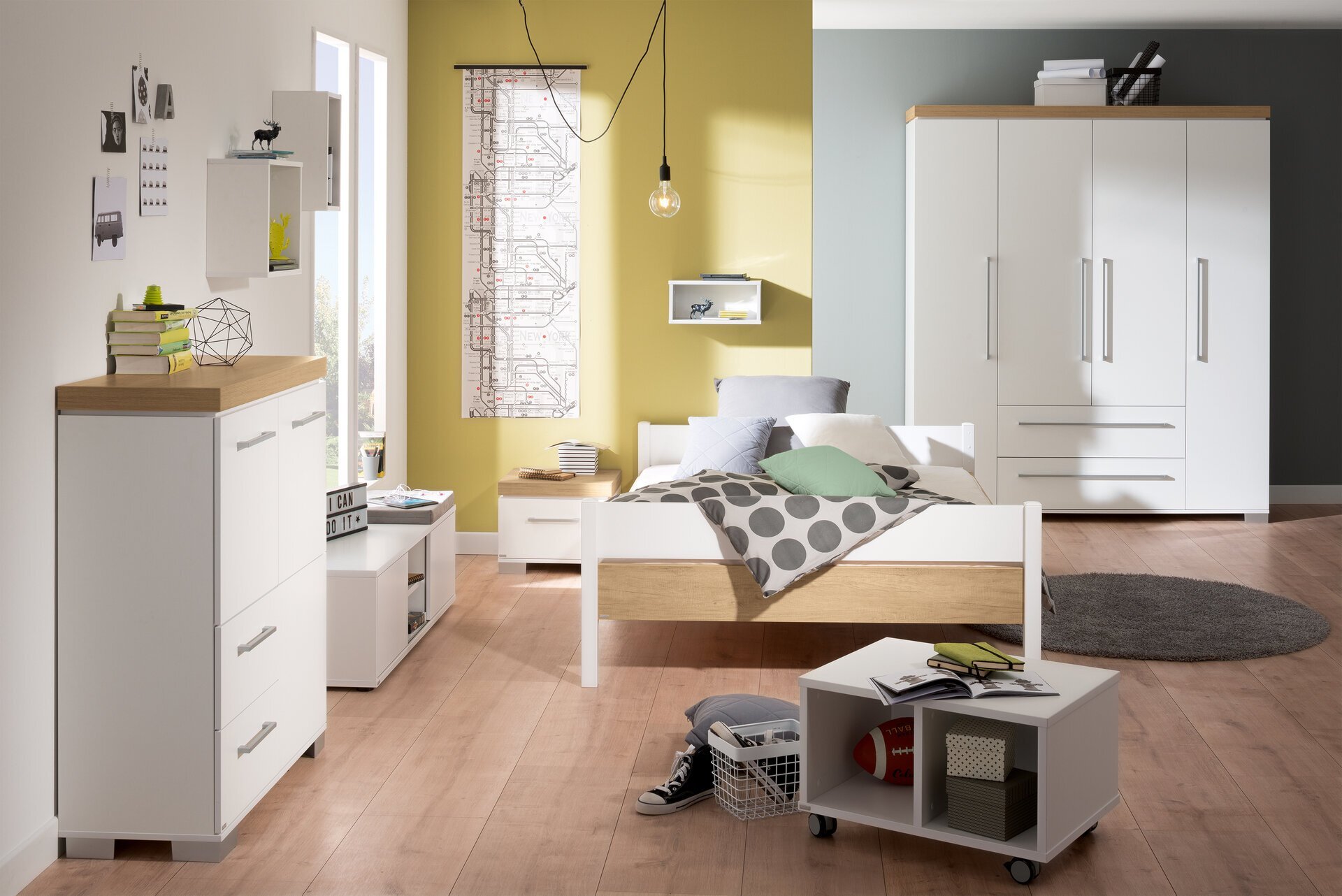 Drehtürenschrank, Kira
