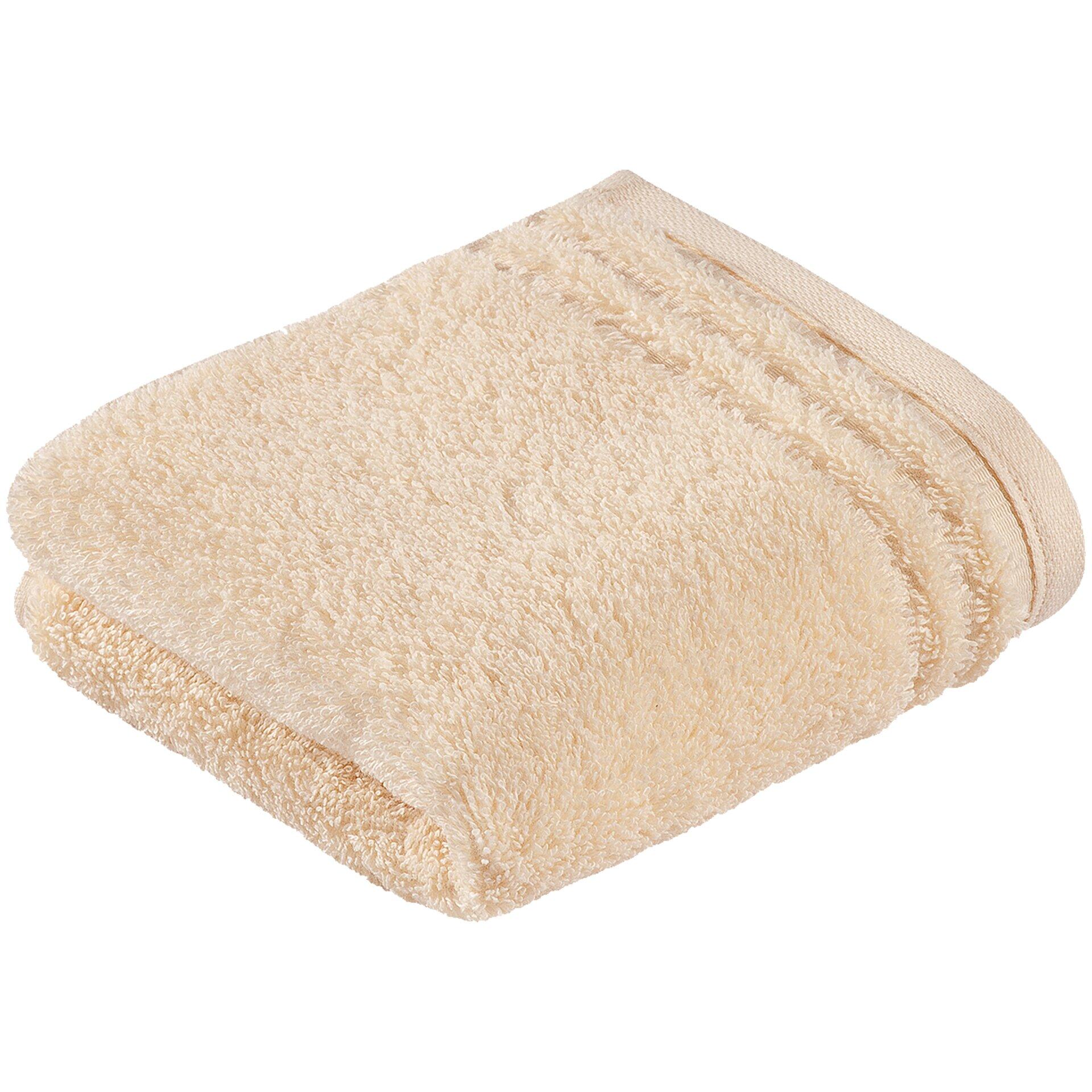 Flauschiges Gästetuch ViennaStyleSupersoft in cremefarbener Farbe, aus 100% Baumwolle, aus Dreiperspektive gefaltet zur Darstellung der Textur und Dicke des Stoffes.