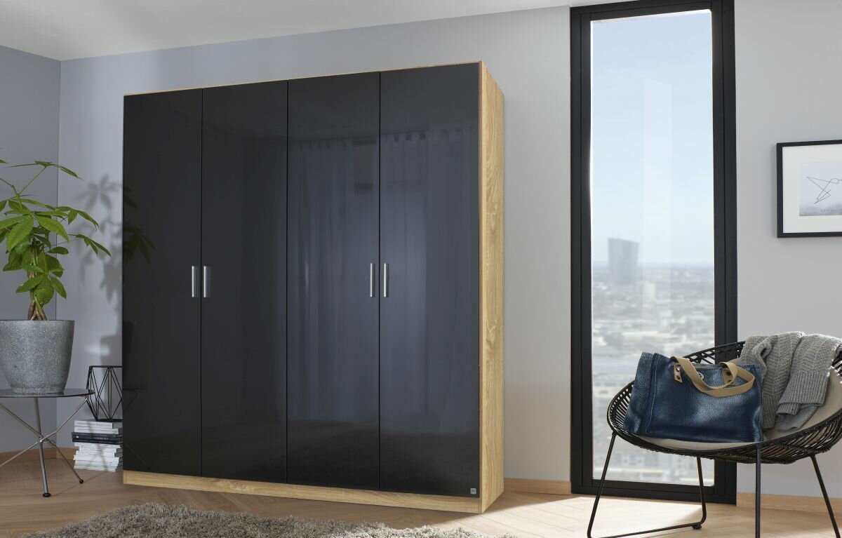 Drehtürenschrank, Celle