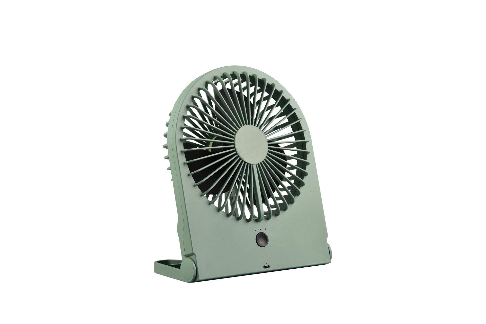 Tragbarer Ventilator Breezy mit klappbarer Basis und einem einzelnen Schalter, detaillierte Frontalansicht des rotierenden Lüfterrads.