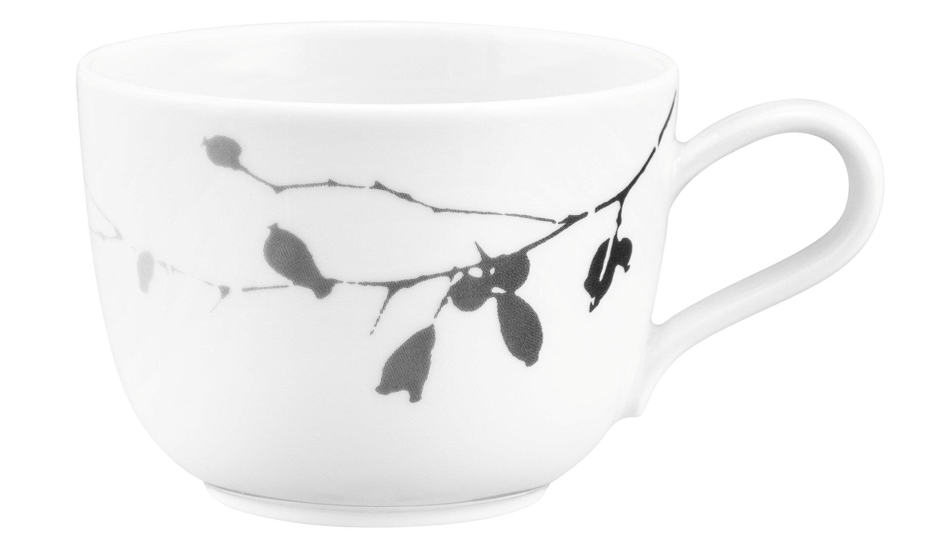 Kaffeeobertasse Liberty mit floralem Dark Rose Hip Dekor, detailliert aus nächster Nähe und leicht schräger Perspektive dargestellt.