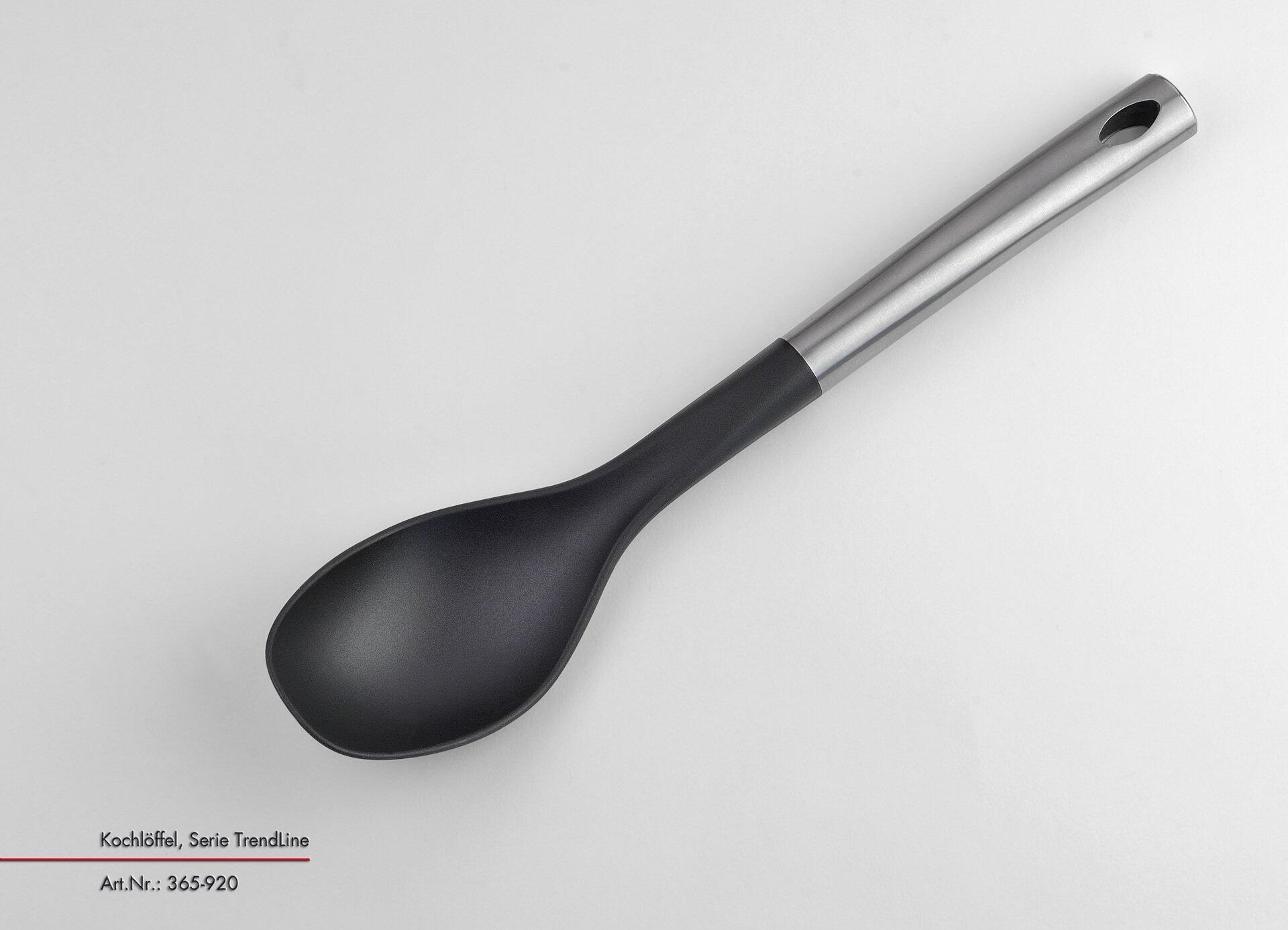 Schwarzer Kochlöffel TrendLine mit breitem Kunststoffkopf und schlankem Edelstahlgriff, der schräg auf einem weißen Untergrund liegt.