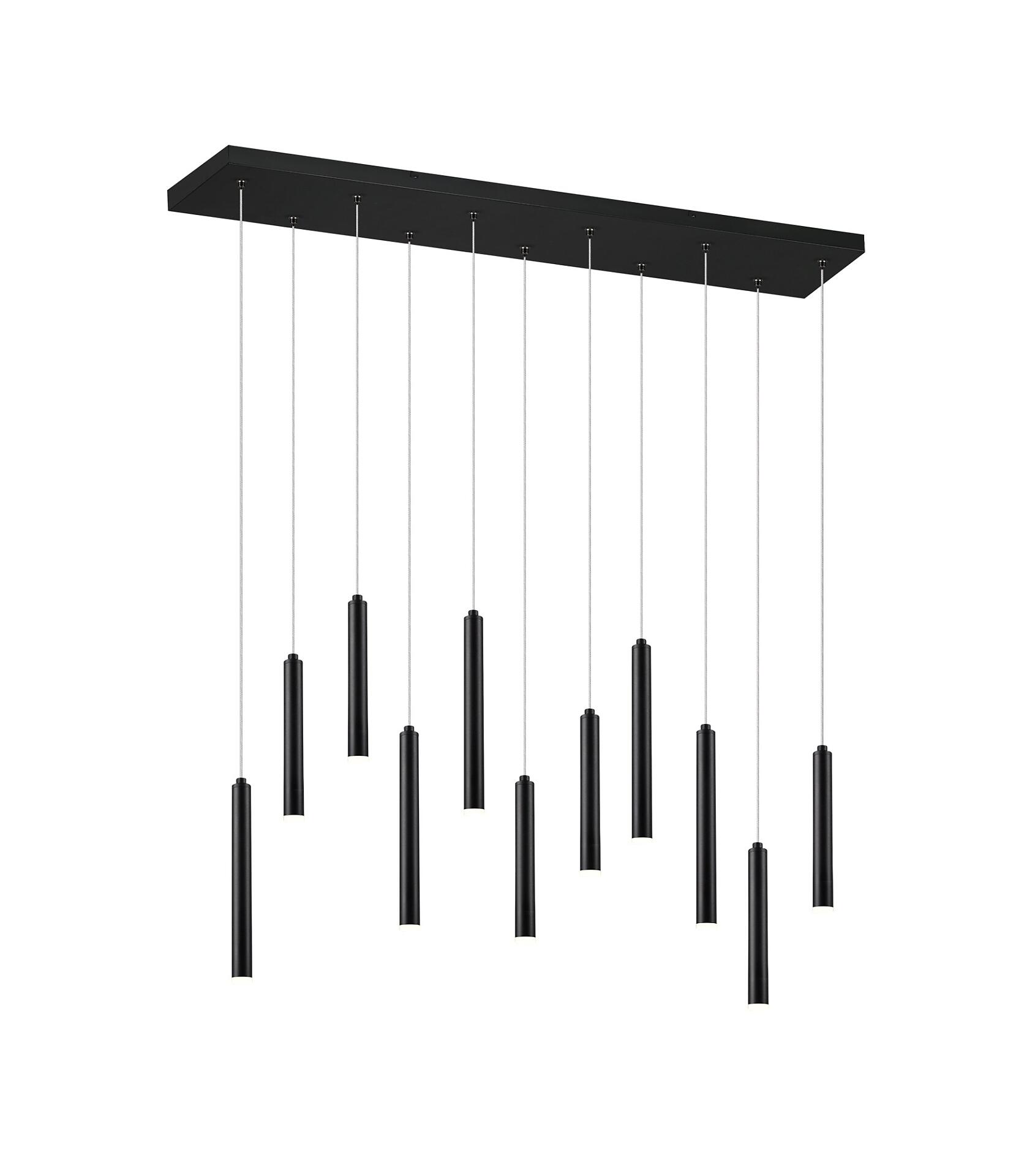 Pendelleuchte Tubular mit schwarzem Deckensockel und mehreren, unterschiedlich langen, zylindrischen Leuchtelementen, die in einem geometrischen Muster an transparenten Kabeln hängen.