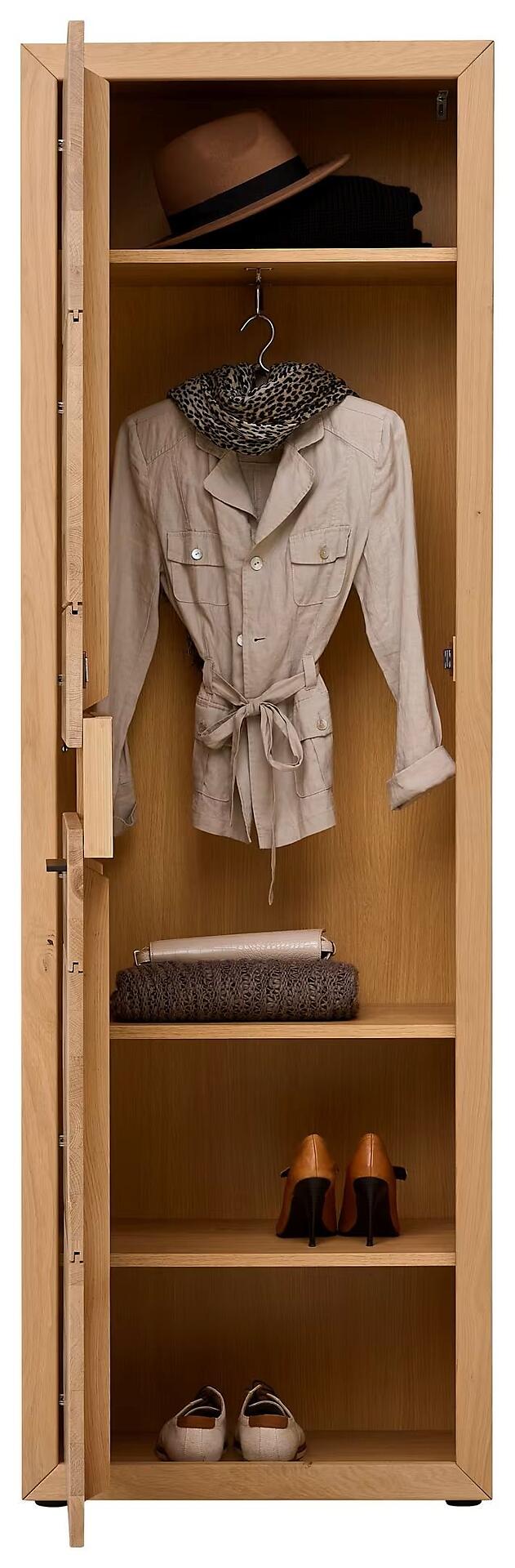 Garderobenschrank, Cleveland