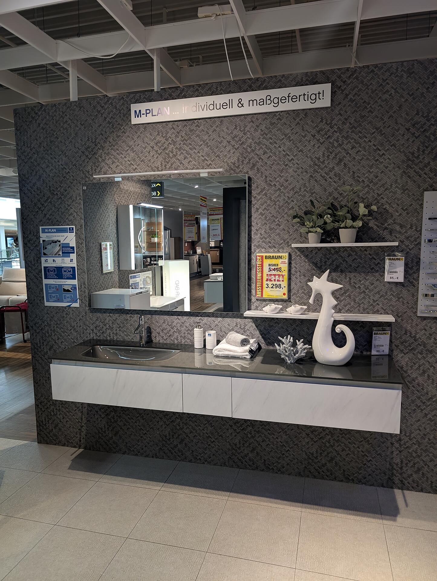 Möbel-Ausstellungsstücke