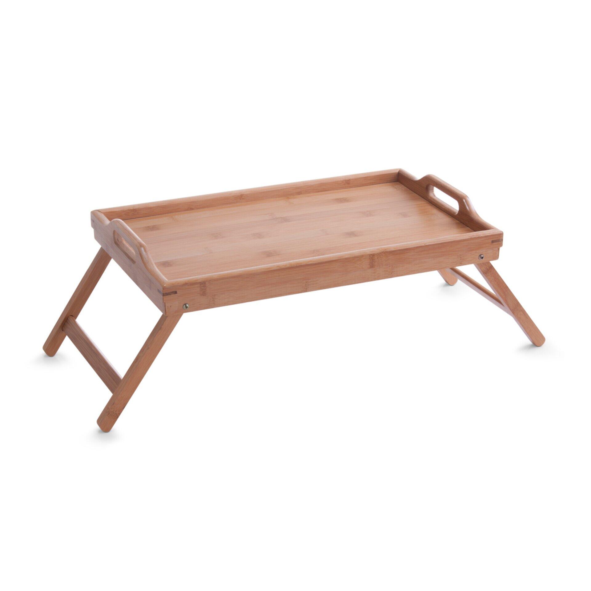 Serviertablett aus hellem Holz mit klappbaren Beinen, detailreich aus 3/4-Perspektive dargestellt.
