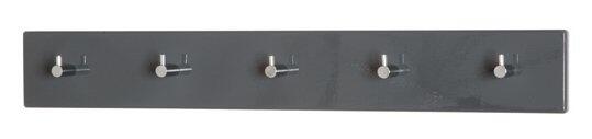Graue Garderobenleiste mit fünf verchromten Haken zum Aufhängen von Jacken und Accessoires.