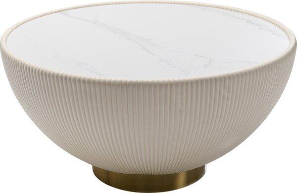 Couchtisch Endless Vegas Weiß in ¾-Ansicht: runder Tisch mit weißem, gerilltem Tablett aus Keramik-ähnlichem Material und goldenem, glänzendem Sockel.