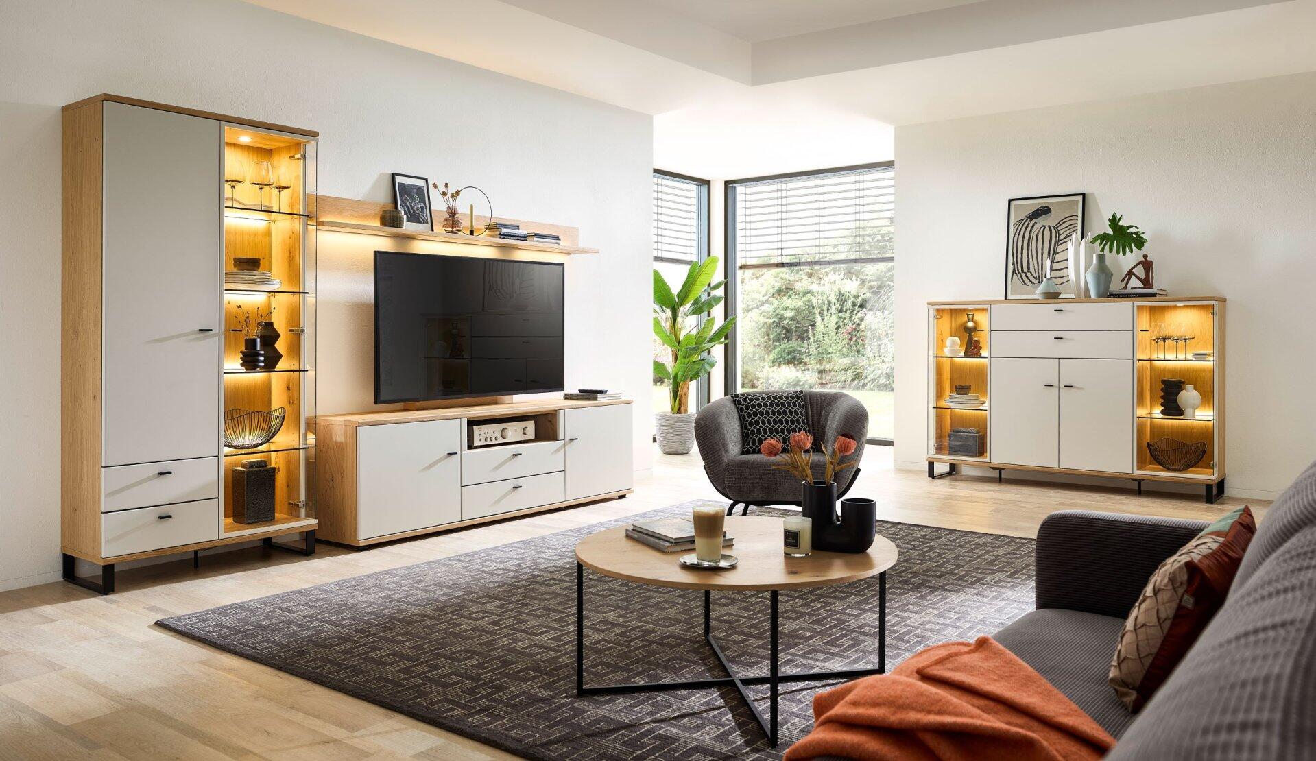 Highboard, Inara
