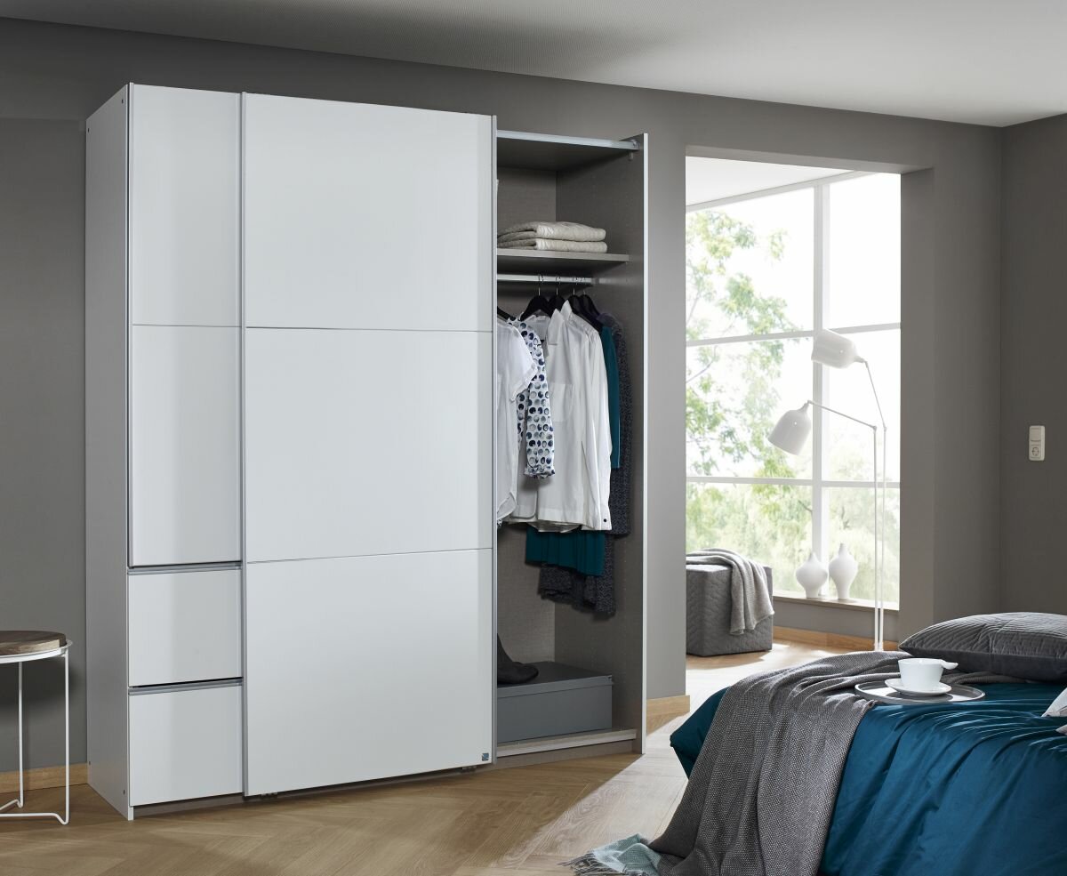 Schwebetürenschrank, Sevilla
