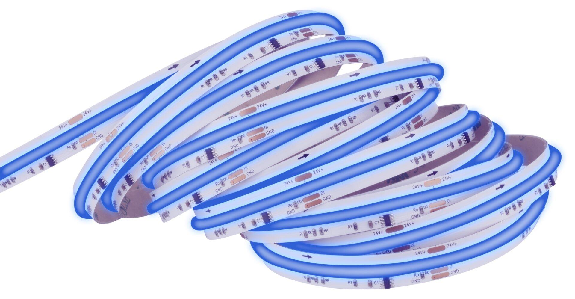 Aufgerollte BRILO LED Band Stripe mit zahlreichen Klebestreifen für einfache Montage und Kennzeichnung der Kabelenden.